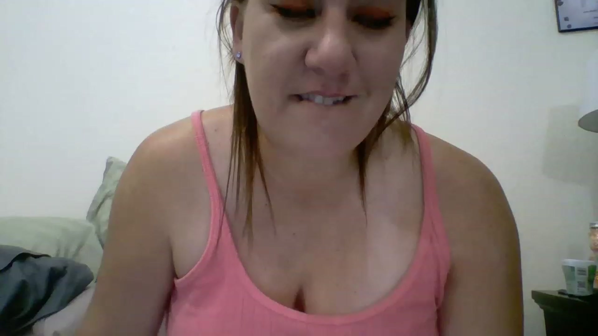 Gallery image thumbnail from Kenzie_leigh's myfreecams stream on, 03/27/2023, 17:35 image 4 of 20