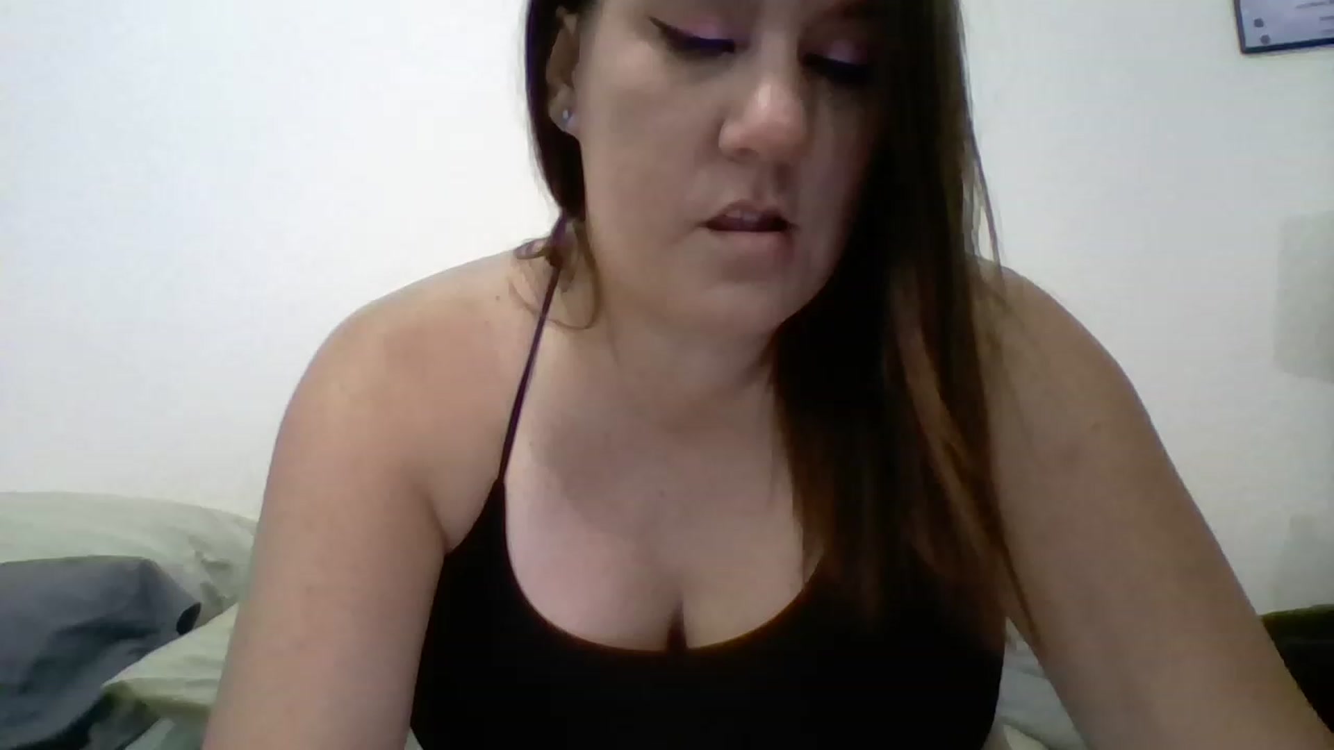 Gallery image thumbnail from Kenzie_leigh's myfreecams stream on, 04/02/2023, 18:37 image 5 of 20