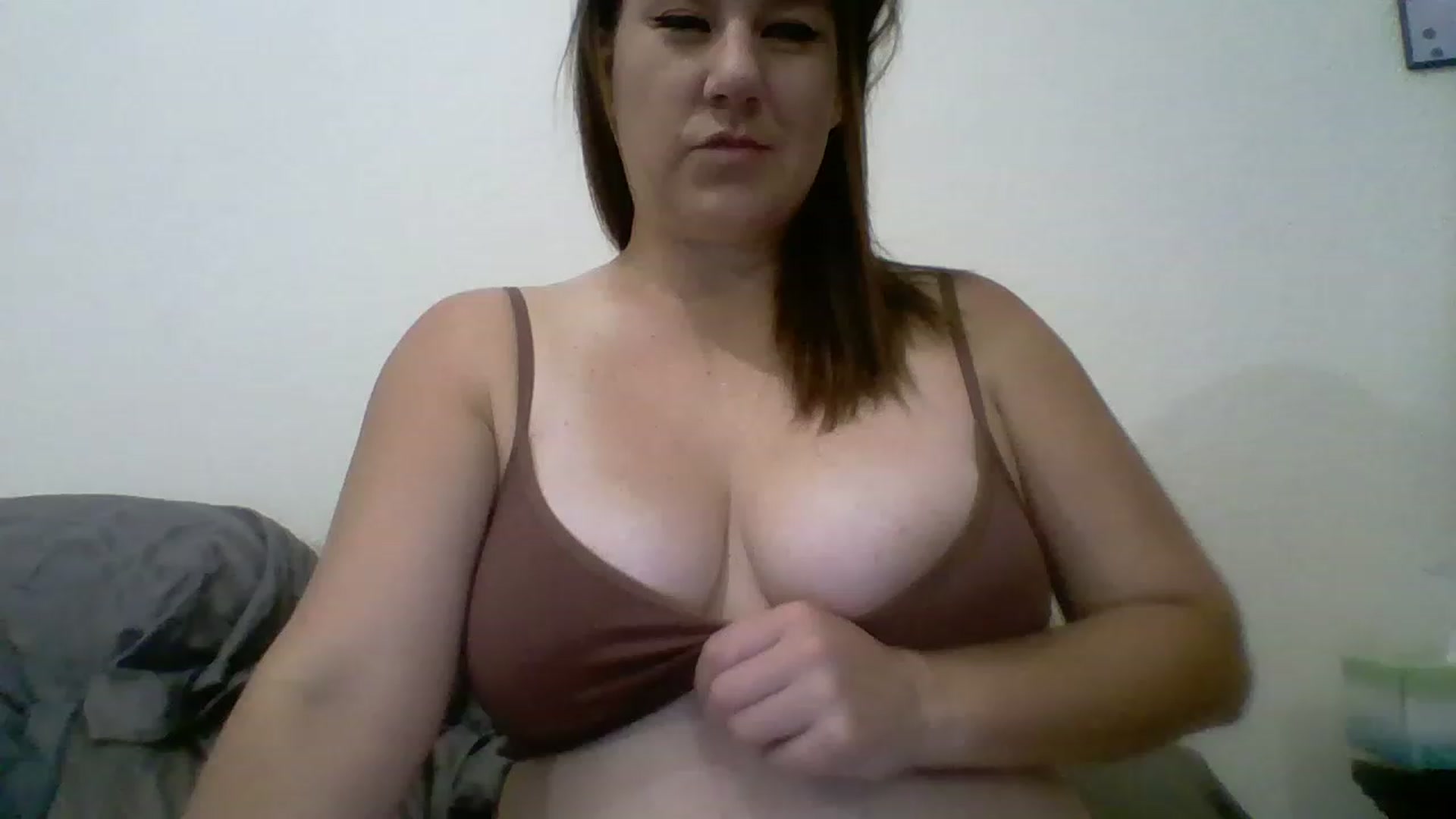 Gallery image thumbnail from Kenzie_leigh's myfreecams stream on, 04/16/2023, 18:26 image 6 of 20