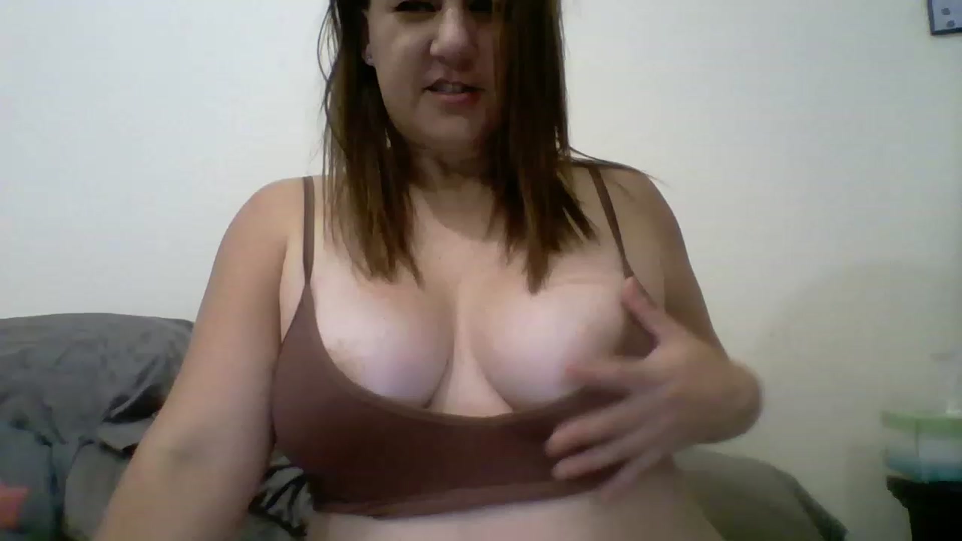 Gallery image thumbnail from Kenzie_leigh's myfreecams stream on, 04/16/2023, 18:26 image 16 of 20