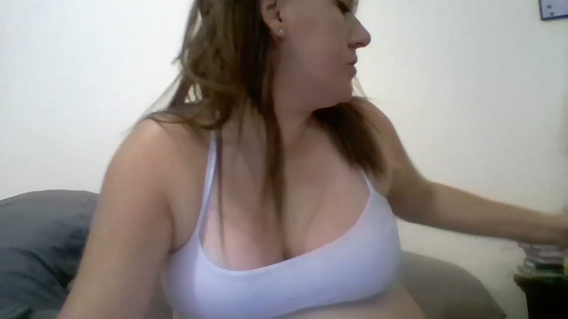 Gallery image thumbnail from Kenzie_leigh's myfreecams stream on, 04/17/2023, 18:48 image 18 of 20