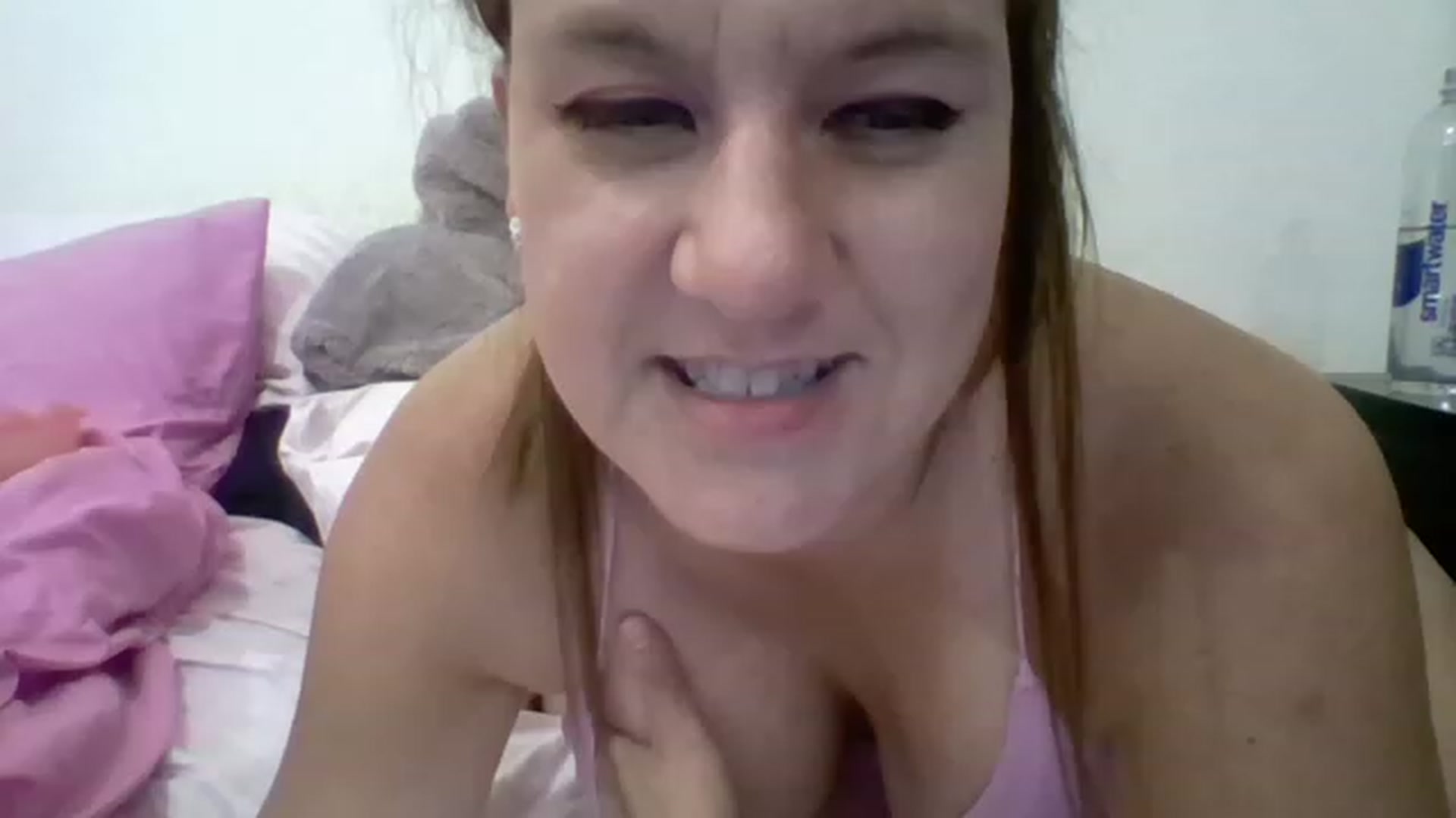 Gallery image thumbnail from Kenzie_leigh's myfreecams stream on, 05/04/2023, 18:39 image 20 of 20