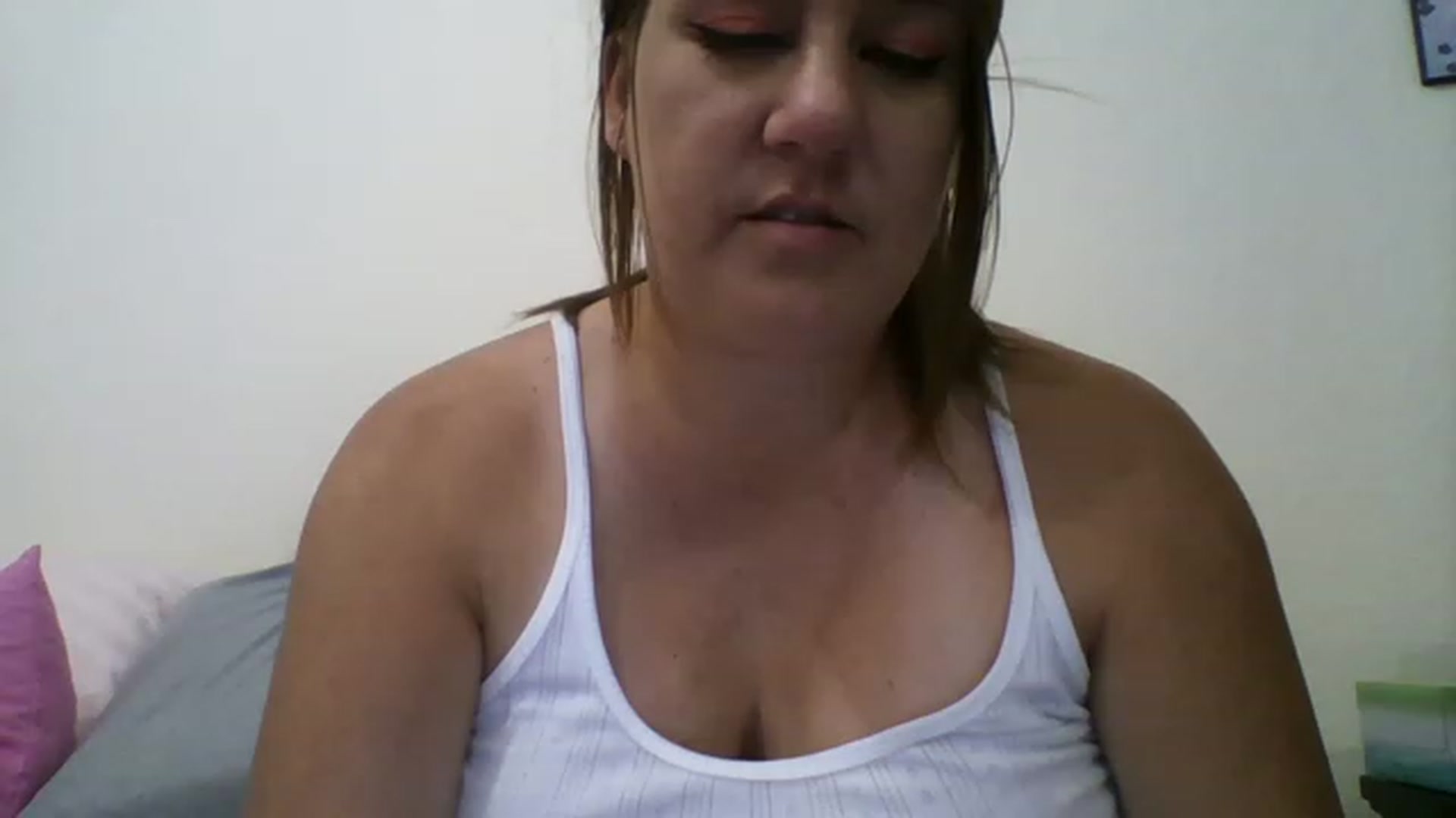 Gallery image thumbnail from Kenzie_leigh's myfreecams stream on, 05/08/2023, 17:53 image 19 of 20