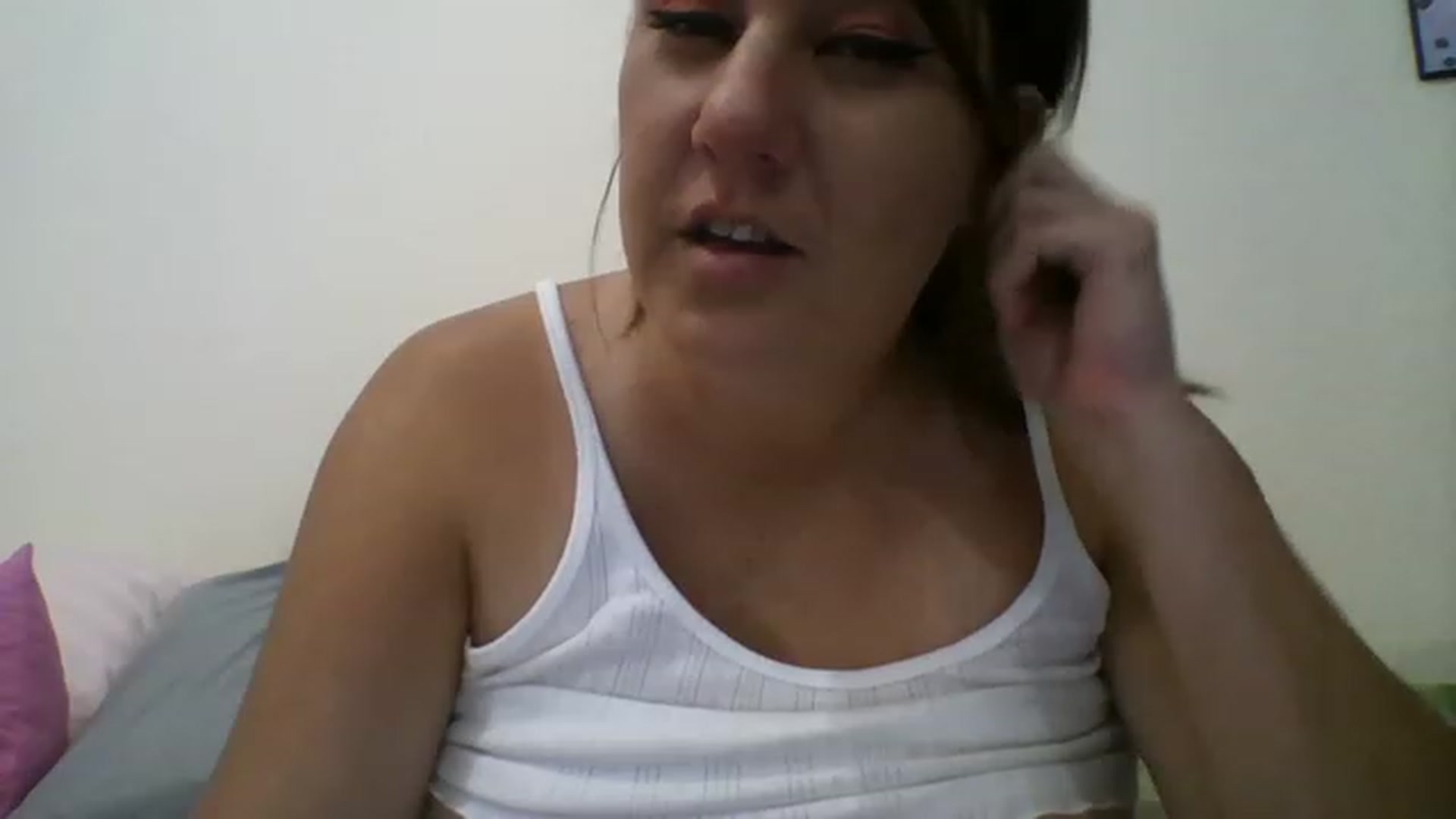 Gallery image thumbnail from Kenzie_leigh's myfreecams stream on, 05/08/2023, 17:53 image 13 of 20