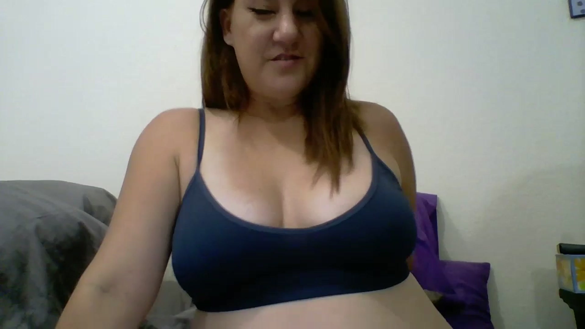 Gallery image thumbnail from Kenzie_leigh's myfreecams stream on, 07/18/2023, 21:19 image 3 of 20