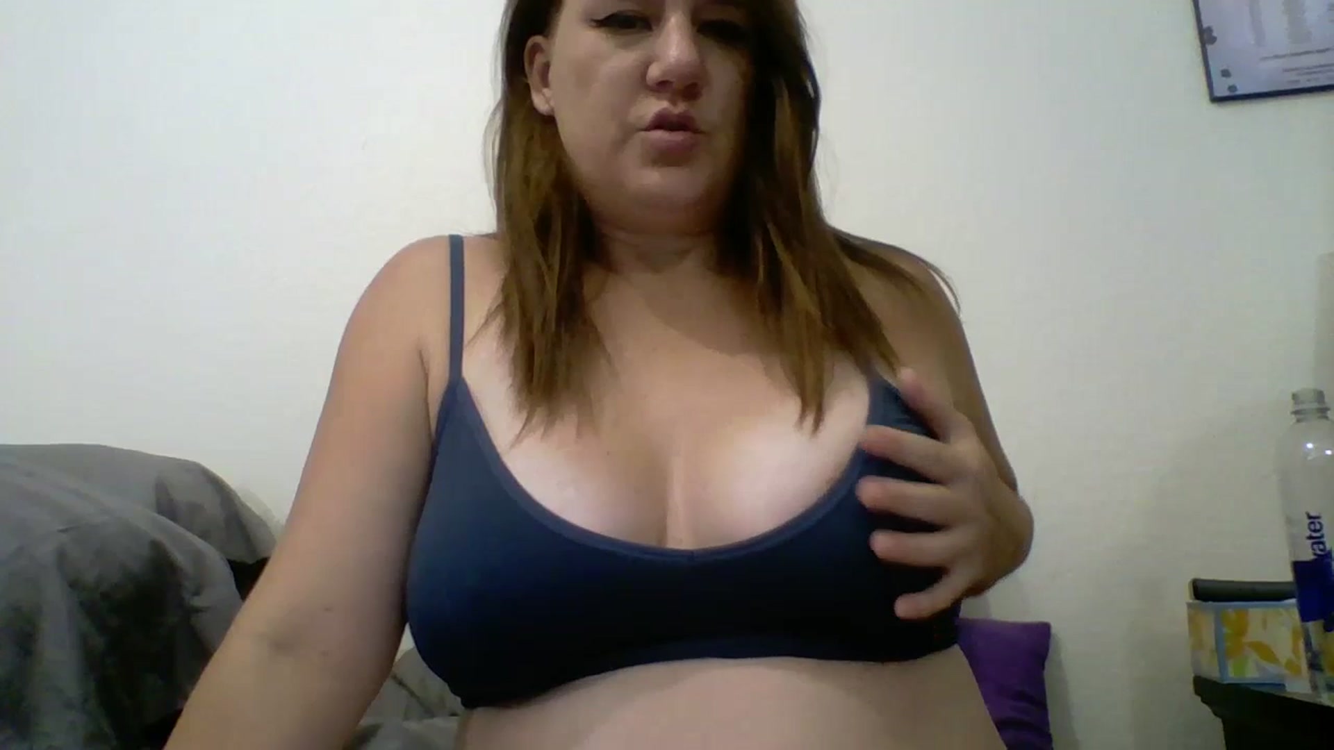 Gallery image thumbnail from Kenzie_leigh's myfreecams stream on, 07/18/2023, 21:19 image 14 of 20