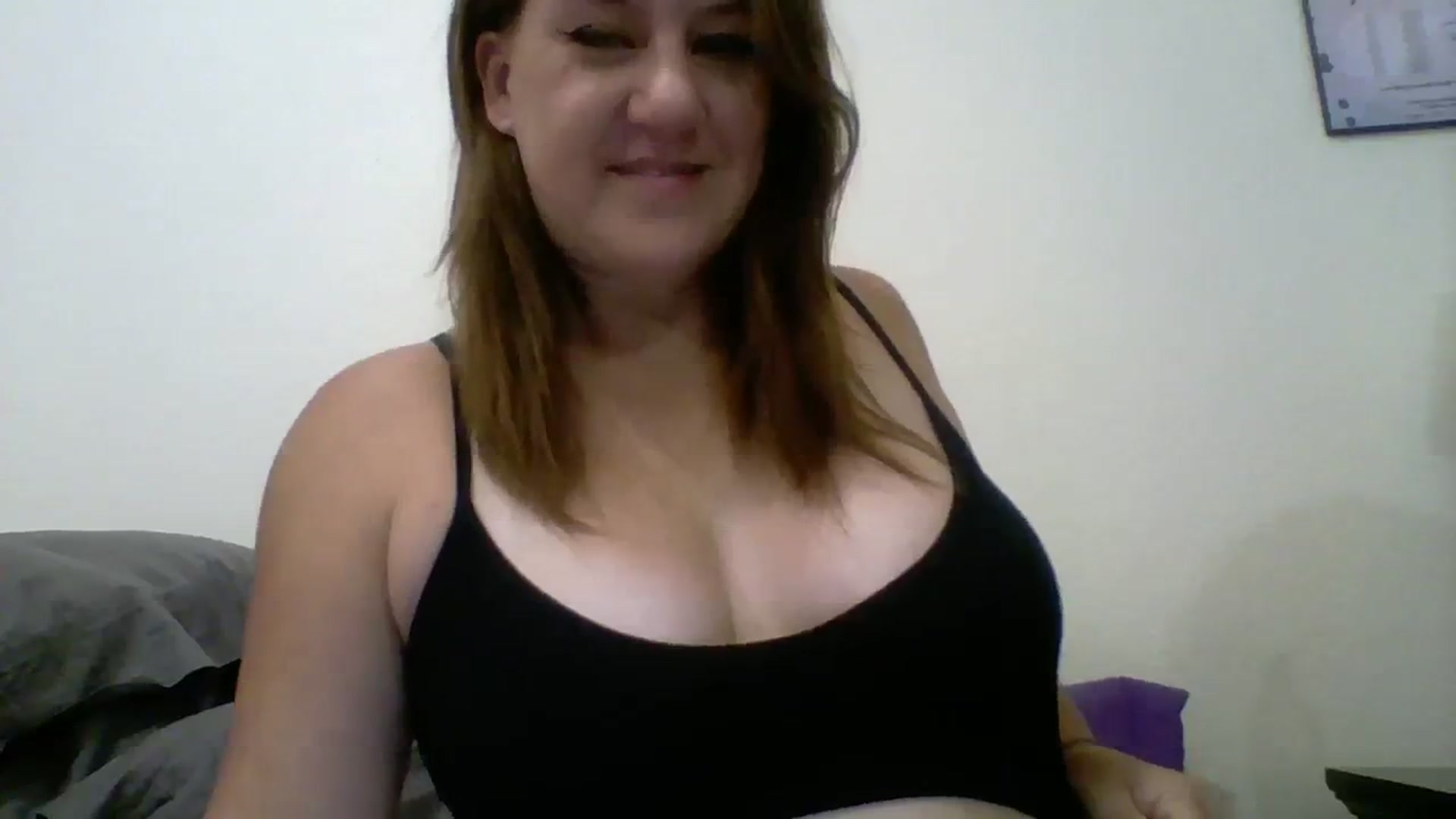 Gallery image thumbnail from Kenzie_leigh's myfreecams stream on, 08/04/2023, 19:15 image 5 of 20