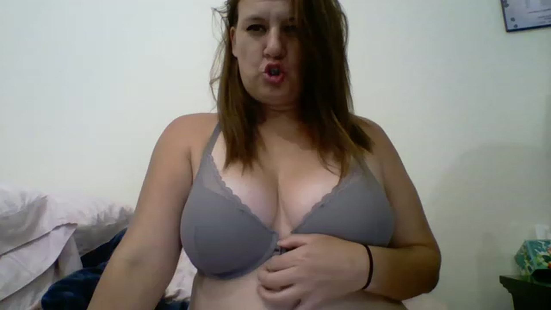 Gallery image thumbnail from Kenzie_leigh's myfreecams stream on, 08/20/2023, 19:33 image 10 of 20