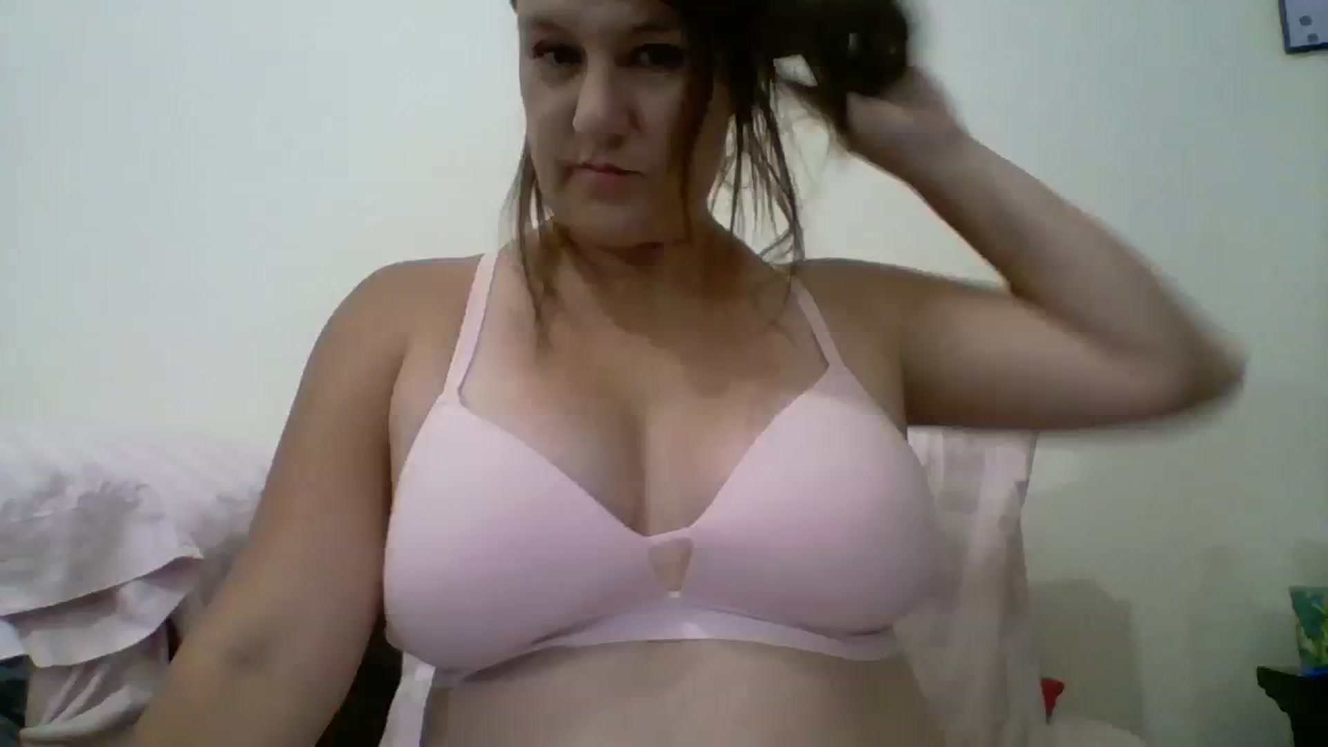 Gallery image thumbnail from Kenzie_leigh's myfreecams stream on, 08/21/2023, 19:31 image 5 of 20