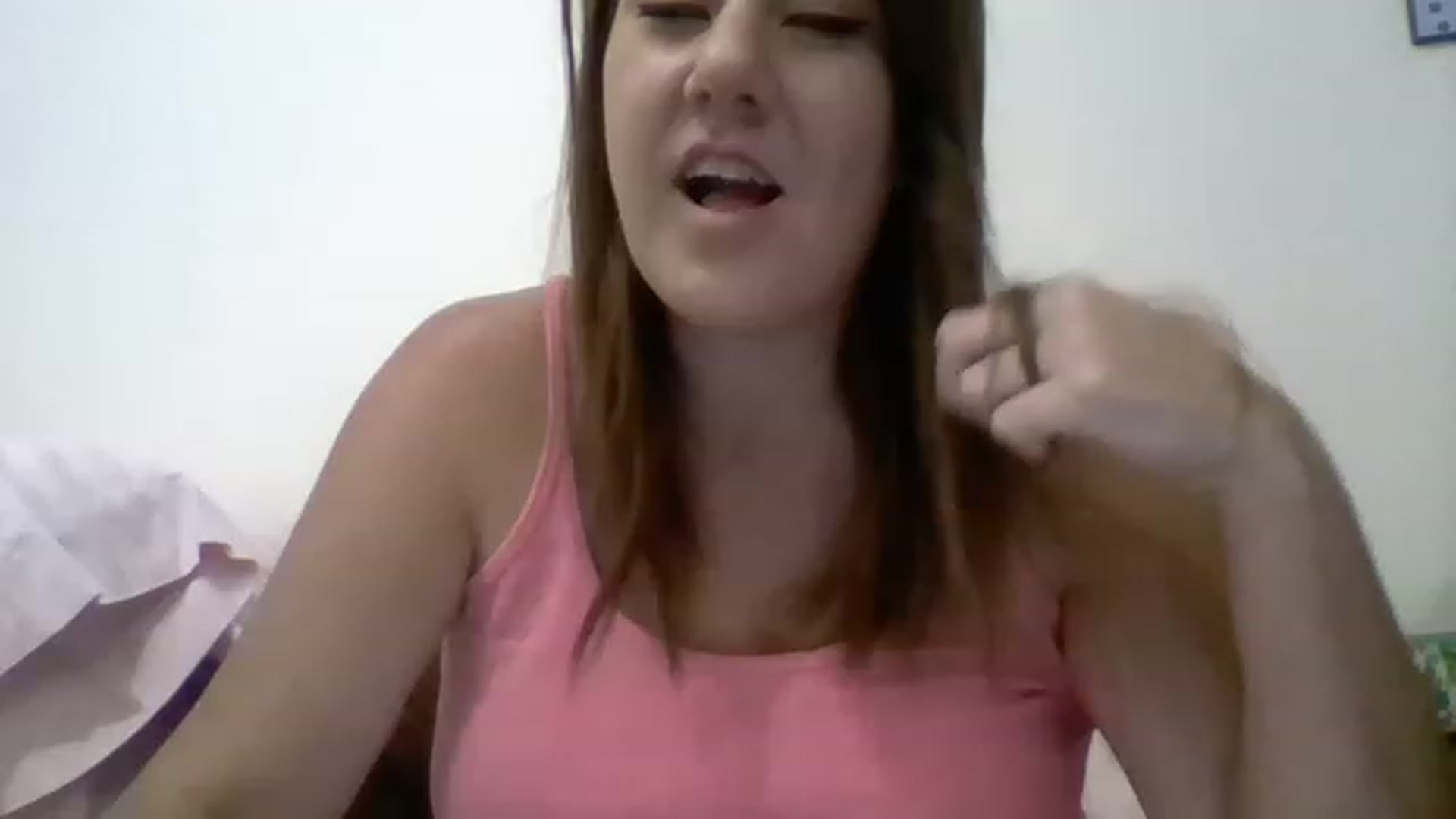Gallery image thumbnail from Kenzie_leigh's myfreecams stream on, 08/25/2023, 17:08 image 3 of 20