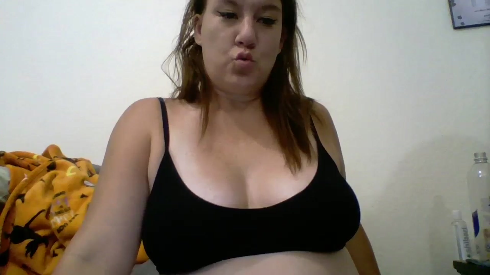 Gallery image thumbnail from Kenzie_leigh's myfreecams stream on, 09/14/2023, 18:42 image 16 of 20