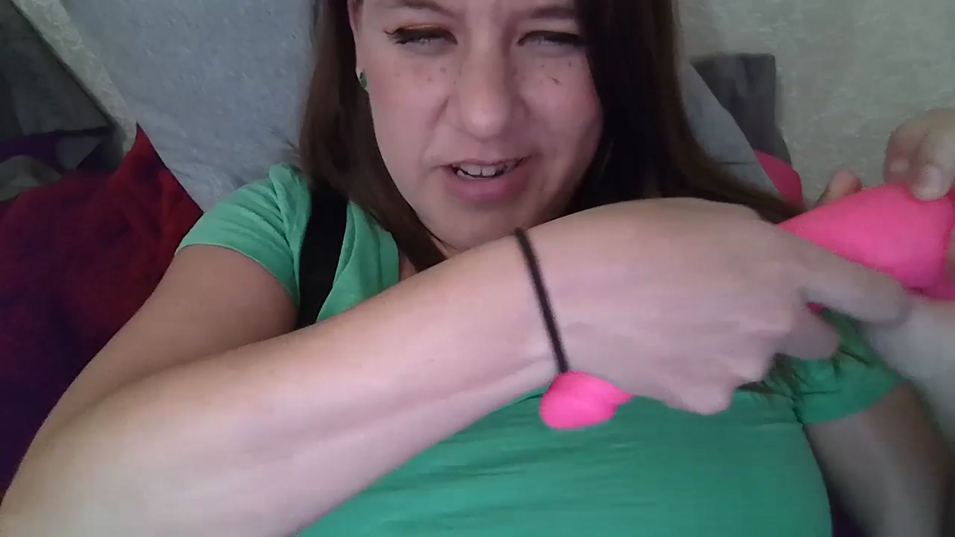 Gallery image thumbnail from Kenzie_leigh's myfreecams stream on, 03/11/2024, 20:07 image 15 of 20