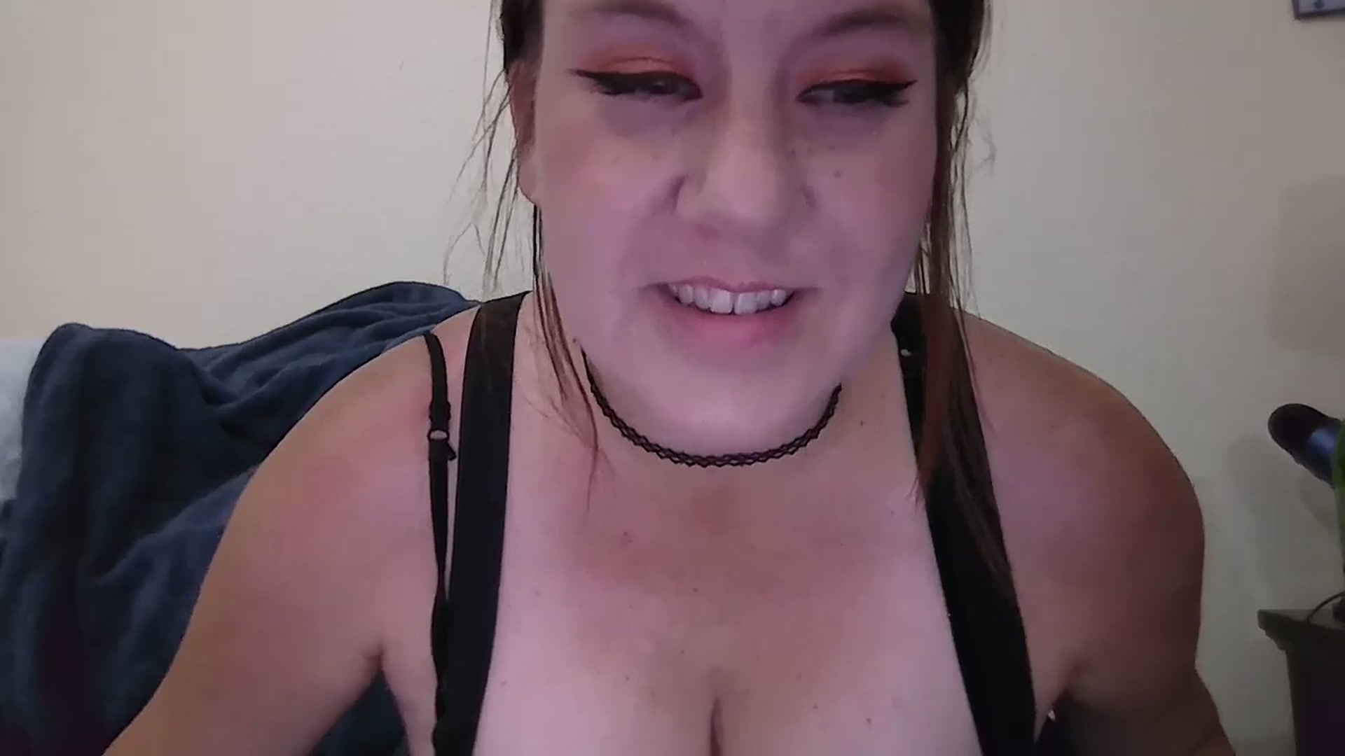 Gallery image thumbnail from Kenzie_leigh's myfreecams stream on, 04/29/2024, 18:46 image 3 of 20