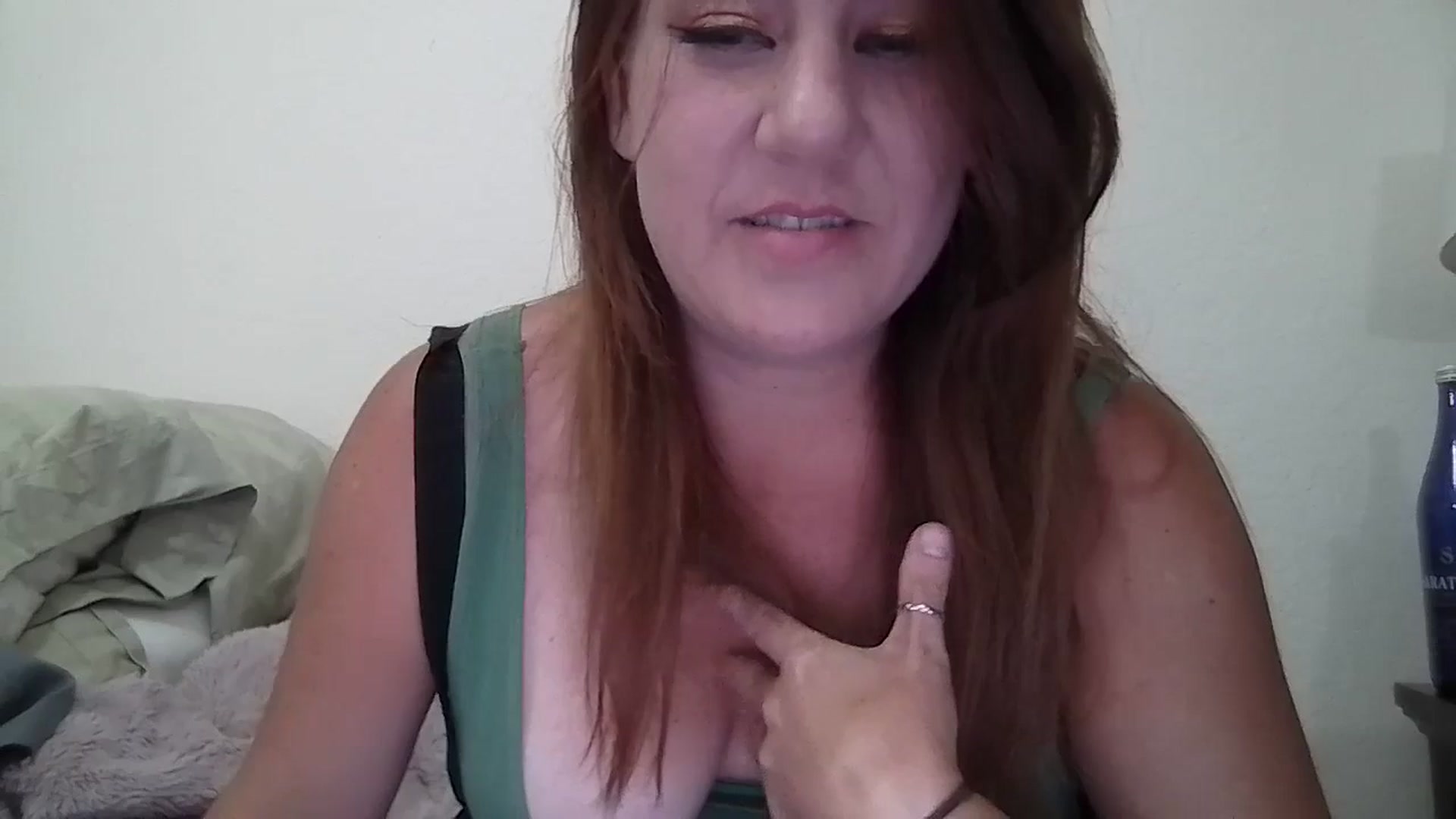 Gallery image thumbnail from Kenzie_leigh's myfreecams stream on, 09/08/2024, 20:04 image 17 of 20