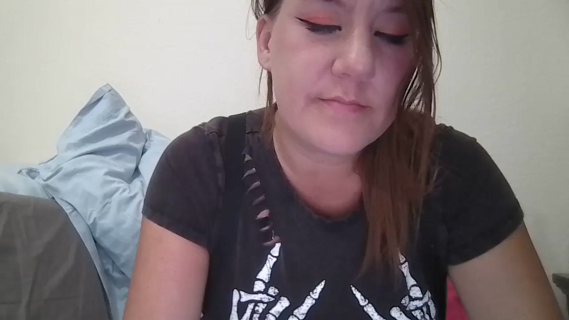 Gallery image thumbnail from Kenzie_leigh's myfreecams stream on, 10/15/2024, 18:39 image 4 of 20