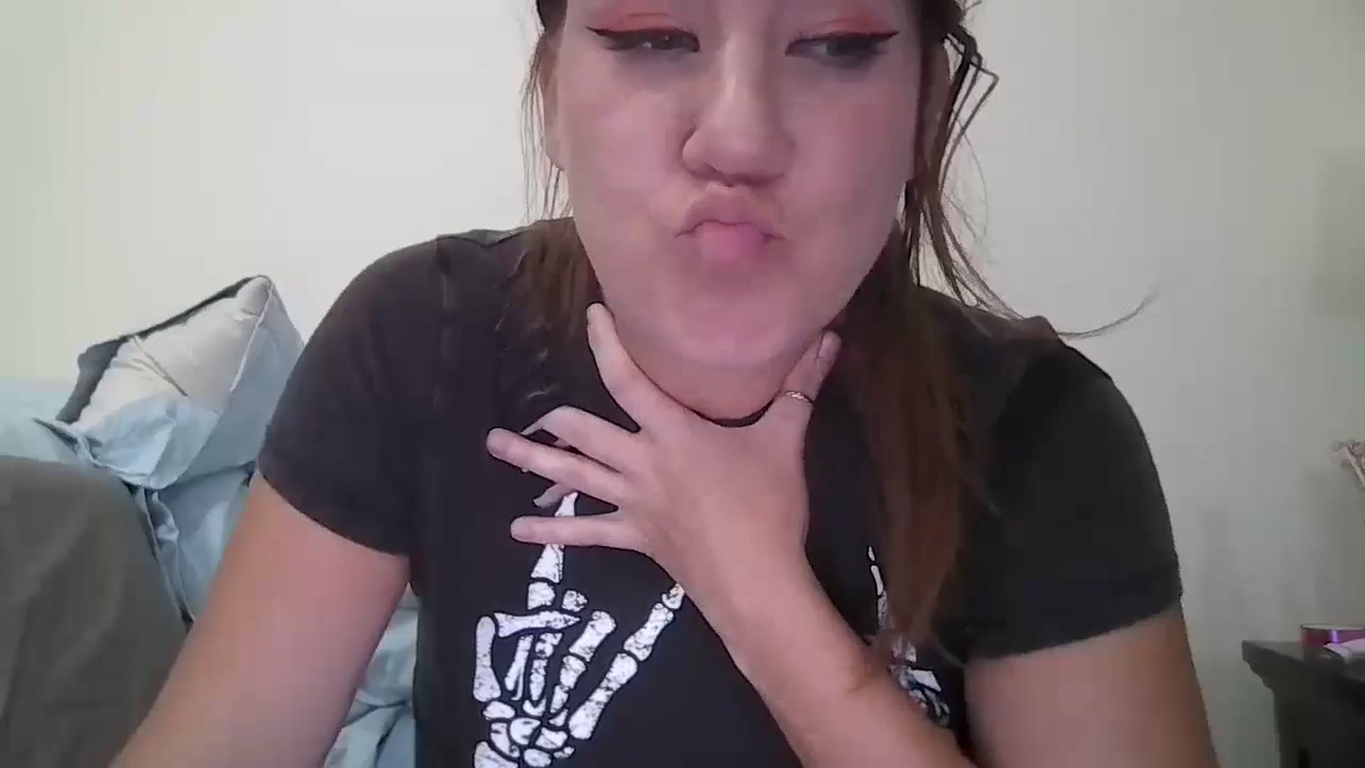 Gallery image thumbnail from Kenzie_leigh's myfreecams stream on, 10/15/2024, 18:39 image 11 of 20