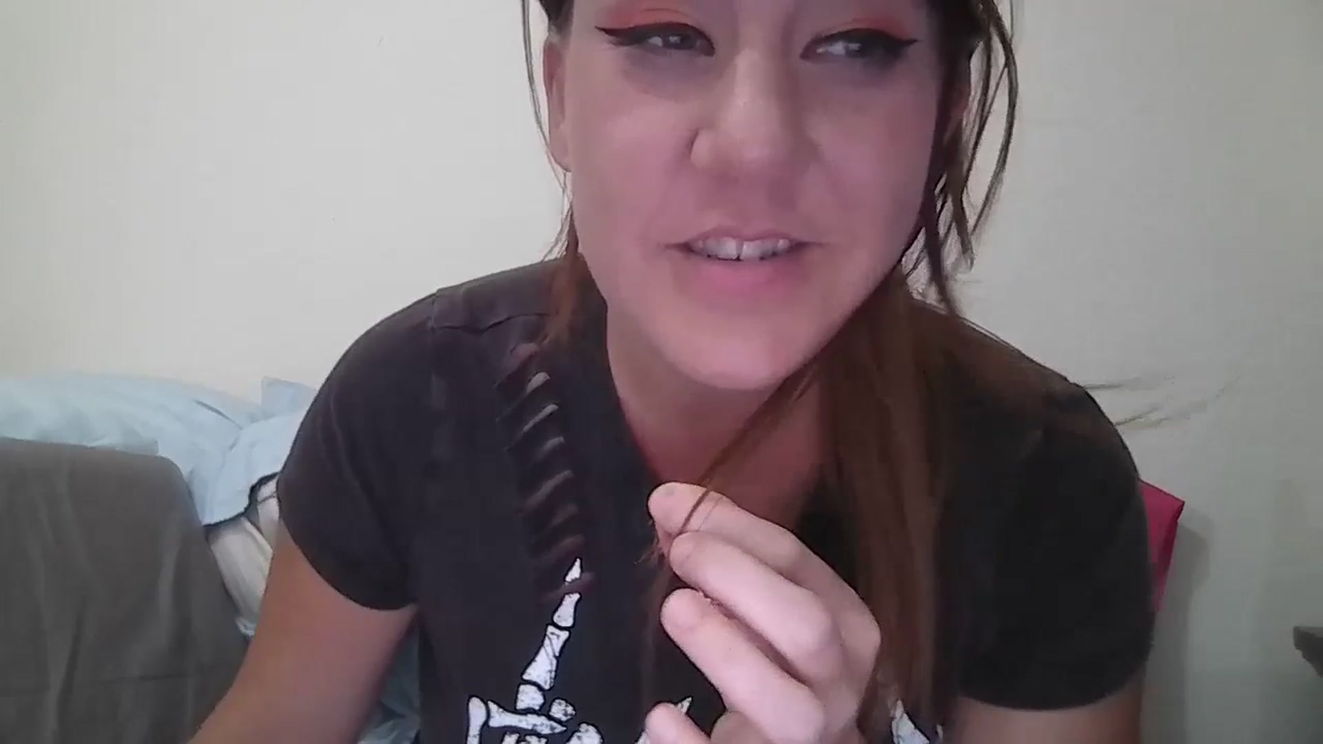 Gallery image thumbnail from Kenzie_leigh's myfreecams stream on, 10/15/2024, 19:28 image 4 of 20