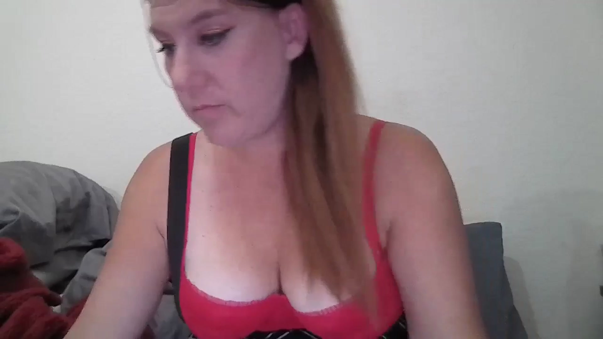 Gallery image thumbnail from Kenzie_leigh's myfreecams stream on, 11/27/2024, 19:49 image 13 of 20