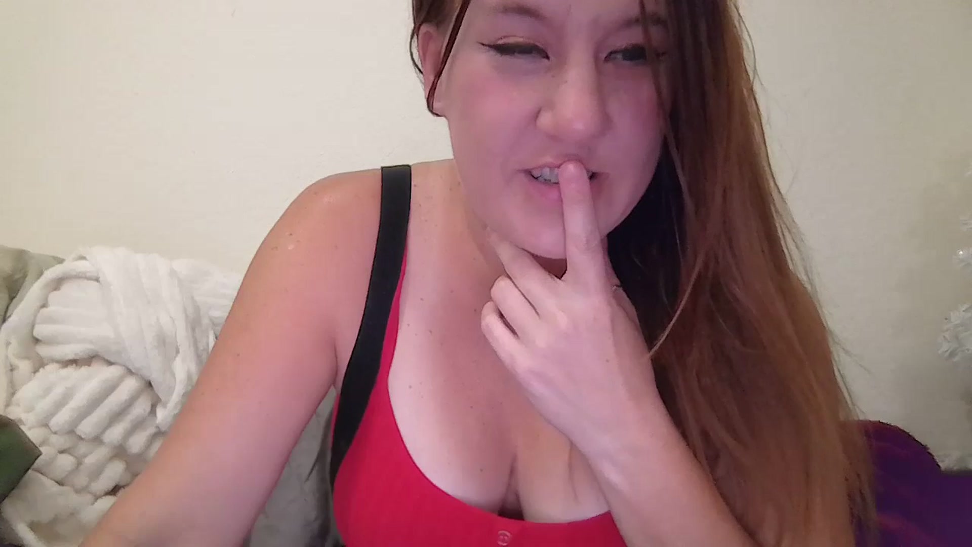 Gallery image thumbnail from Kenzie_leigh's myfreecams stream on, 12/18/2024, 19:47 image 2 of 20