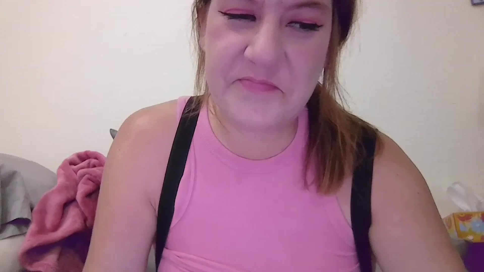 Gallery image thumbnail from Kenzie_leigh's myfreecams stream on, 05/25/2025, 15:52 image 7 of 20