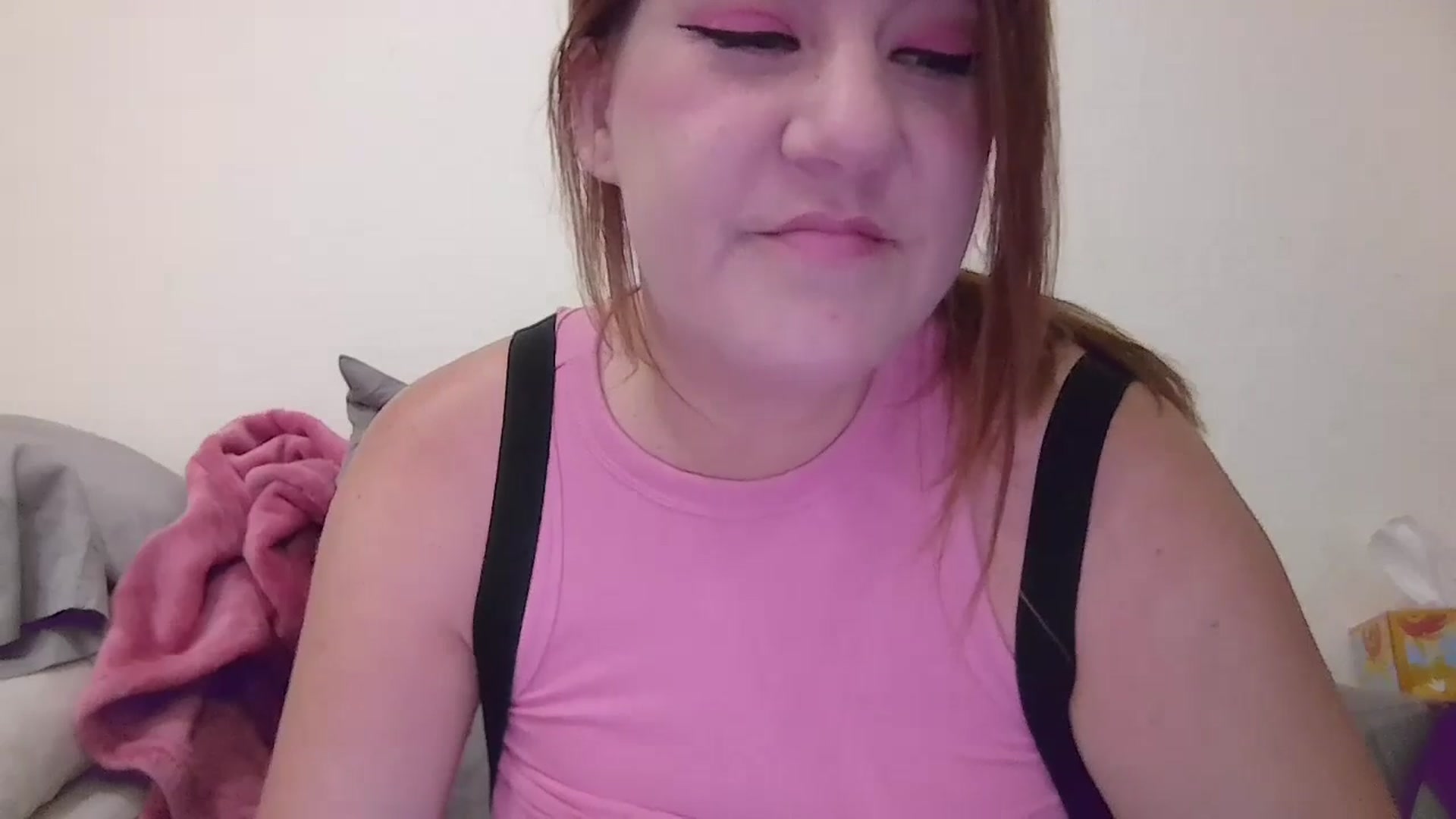 Gallery image thumbnail from Kenzie_leigh's myfreecams stream on, 05/25/2025, 15:52 image 10 of 20