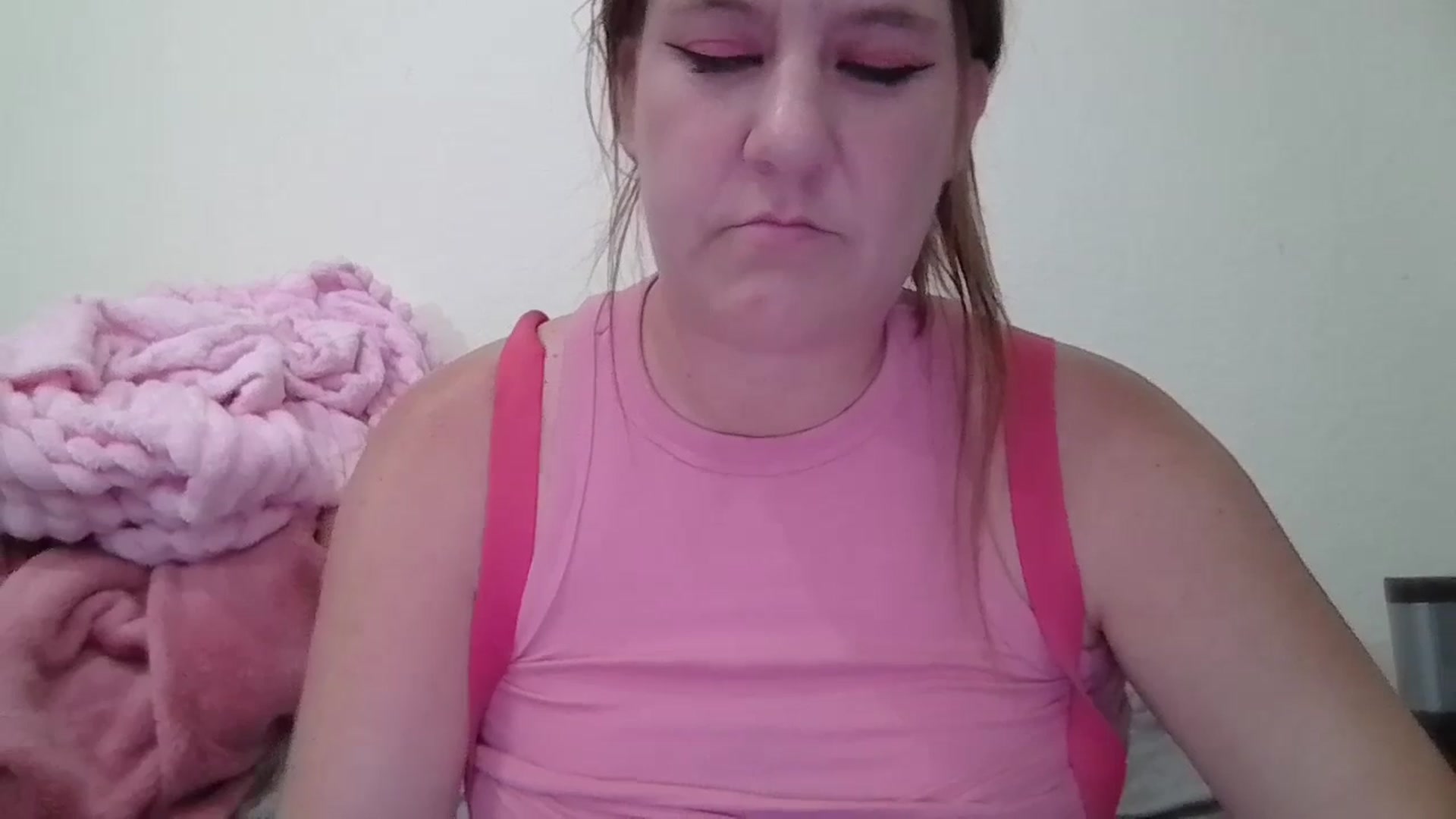 Gallery image thumbnail from Kenzie_leigh's myfreecams stream on, 05/29/2025, 17:21 image 8 of 20