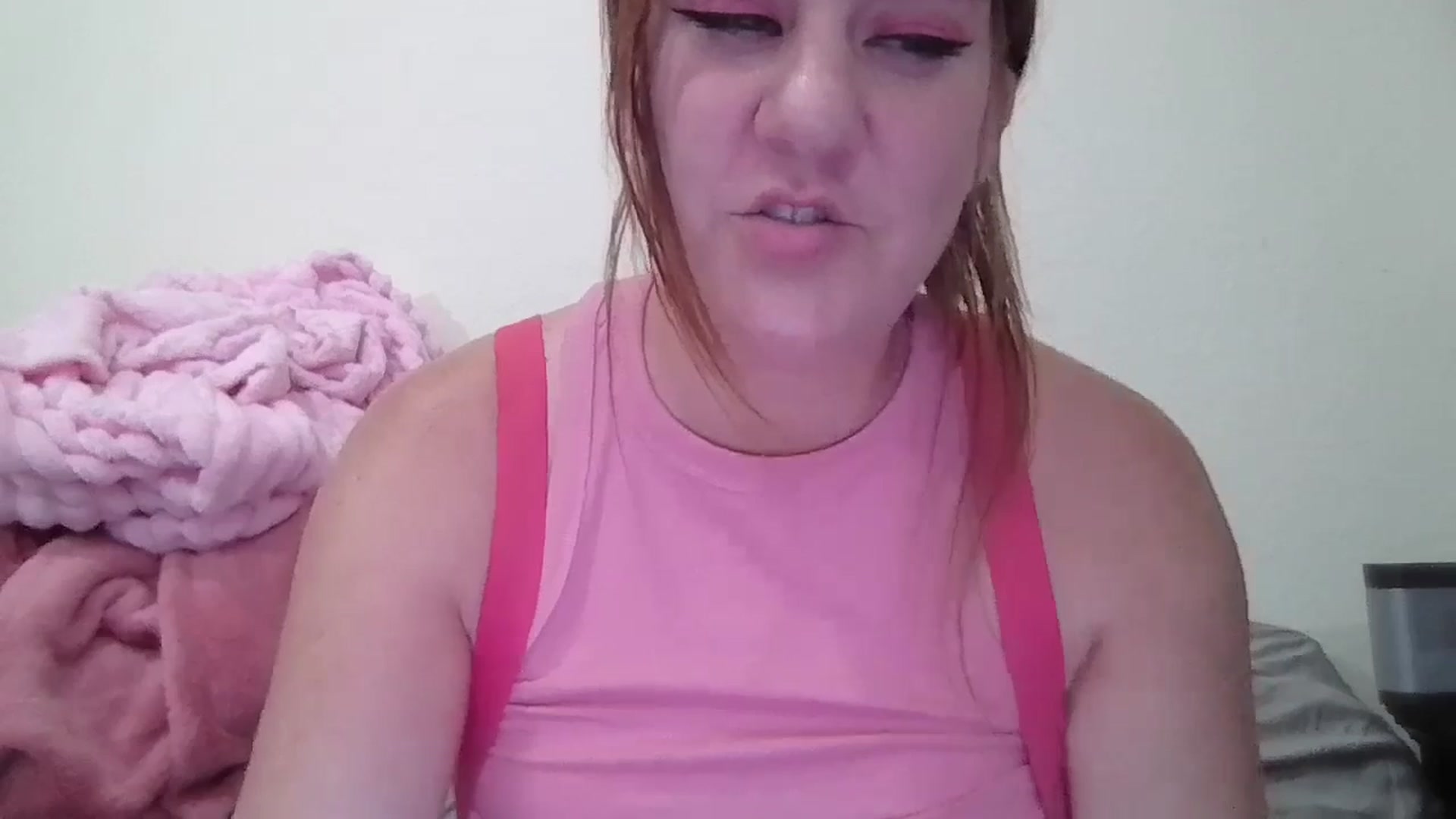 Gallery image thumbnail from Kenzie_leigh's myfreecams stream on, 05/29/2025, 17:21 image 15 of 20