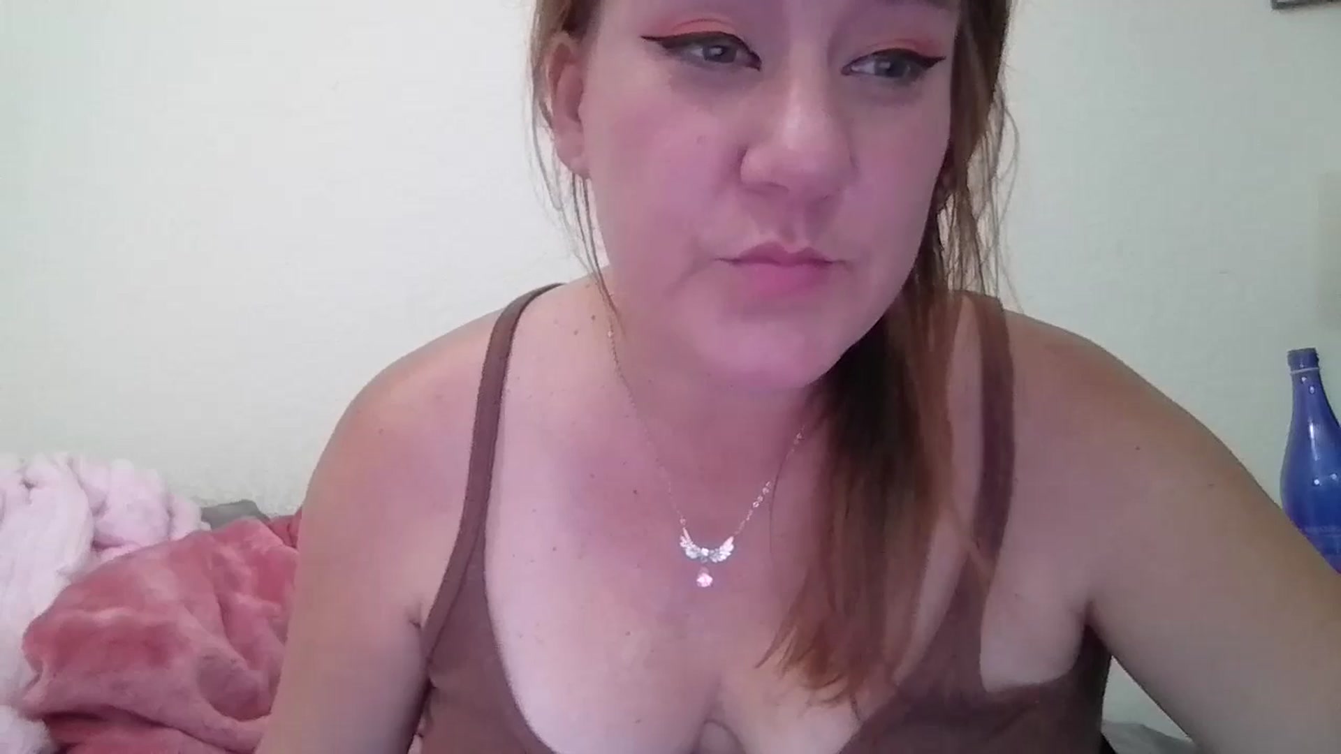 Gallery image thumbnail from Kenzie_leigh's myfreecams stream on, 06/02/2025, 17:51 image 16 of 20