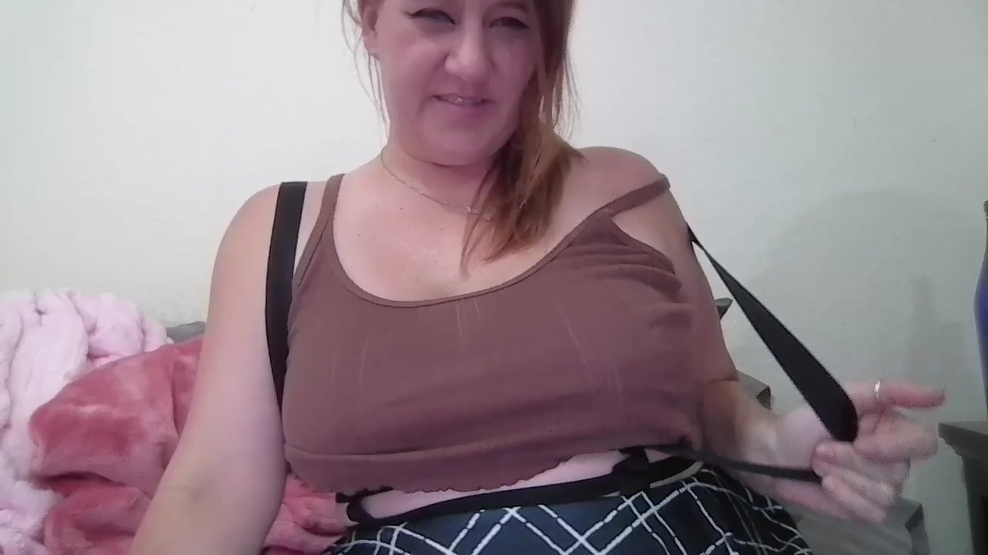 Gallery image thumbnail from Kenzie_leigh's myfreecams stream on, 06/02/2025, 17:51 image 13 of 20