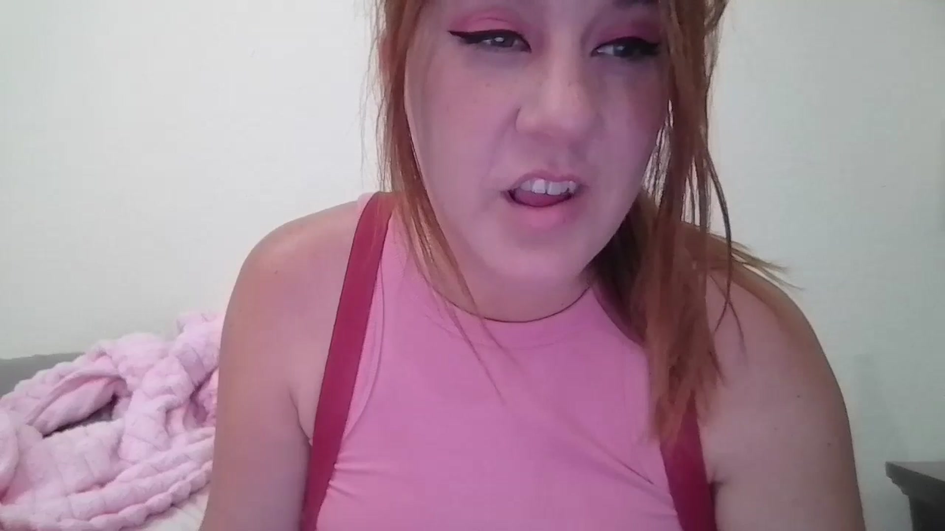 Gallery image thumbnail from Kenzie_leigh's myfreecams stream on, 06/03/2025, 17:53 image 15 of 20