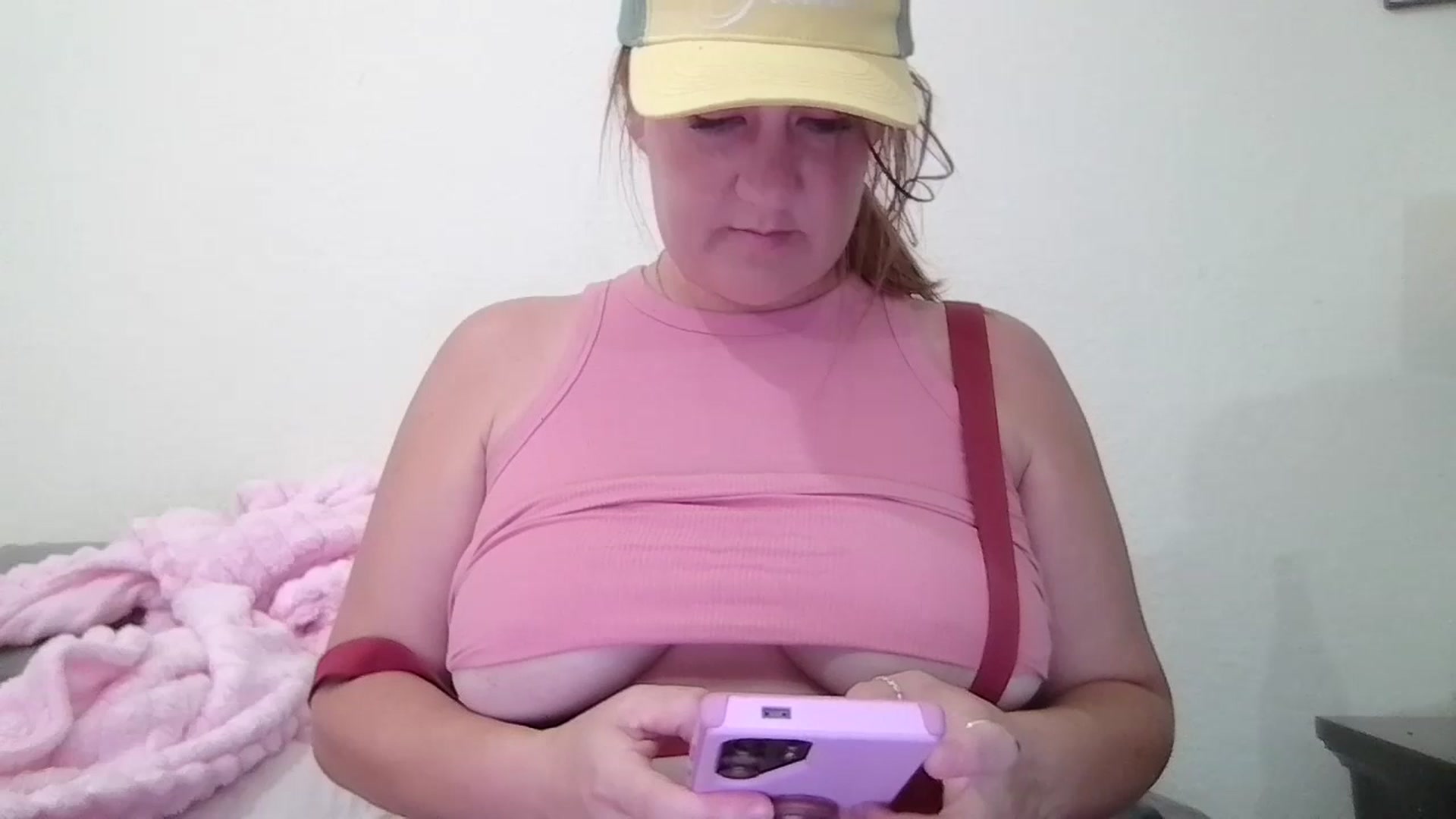 Gallery image thumbnail from Kenzie_leigh's myfreecams stream on, 06/03/2025, 17:53 image 3 of 20