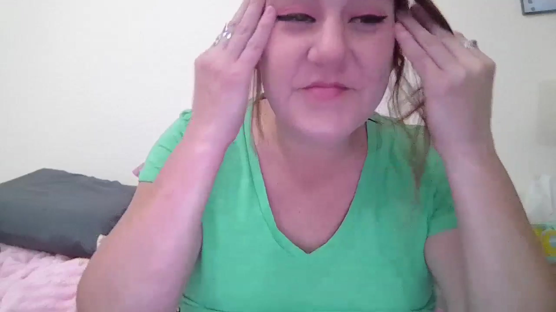 Gallery image thumbnail from Kenzie_leigh's myfreecams stream on, 06/06/2025, 17:58 image 4 of 20