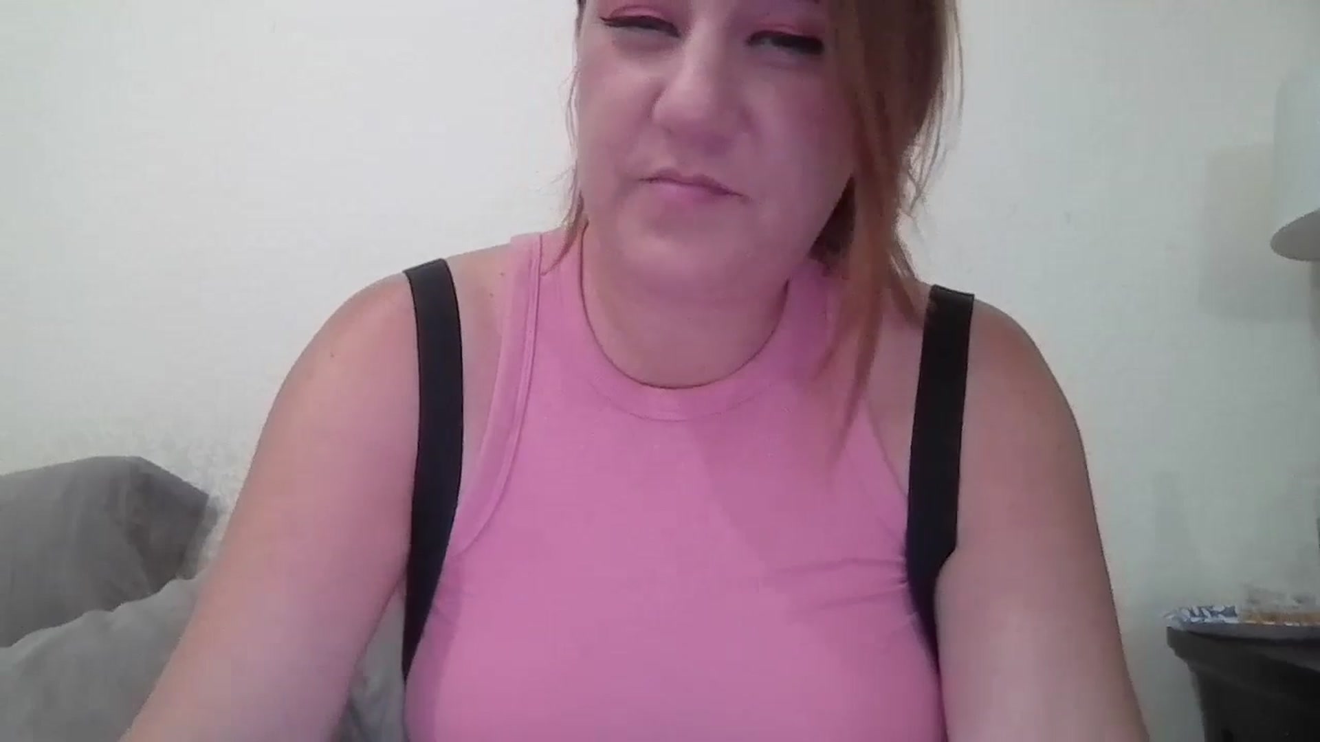 Gallery image thumbnail from Kenzie_leigh's myfreecams stream on, 06/10/2025, 18:25 image 14 of 20