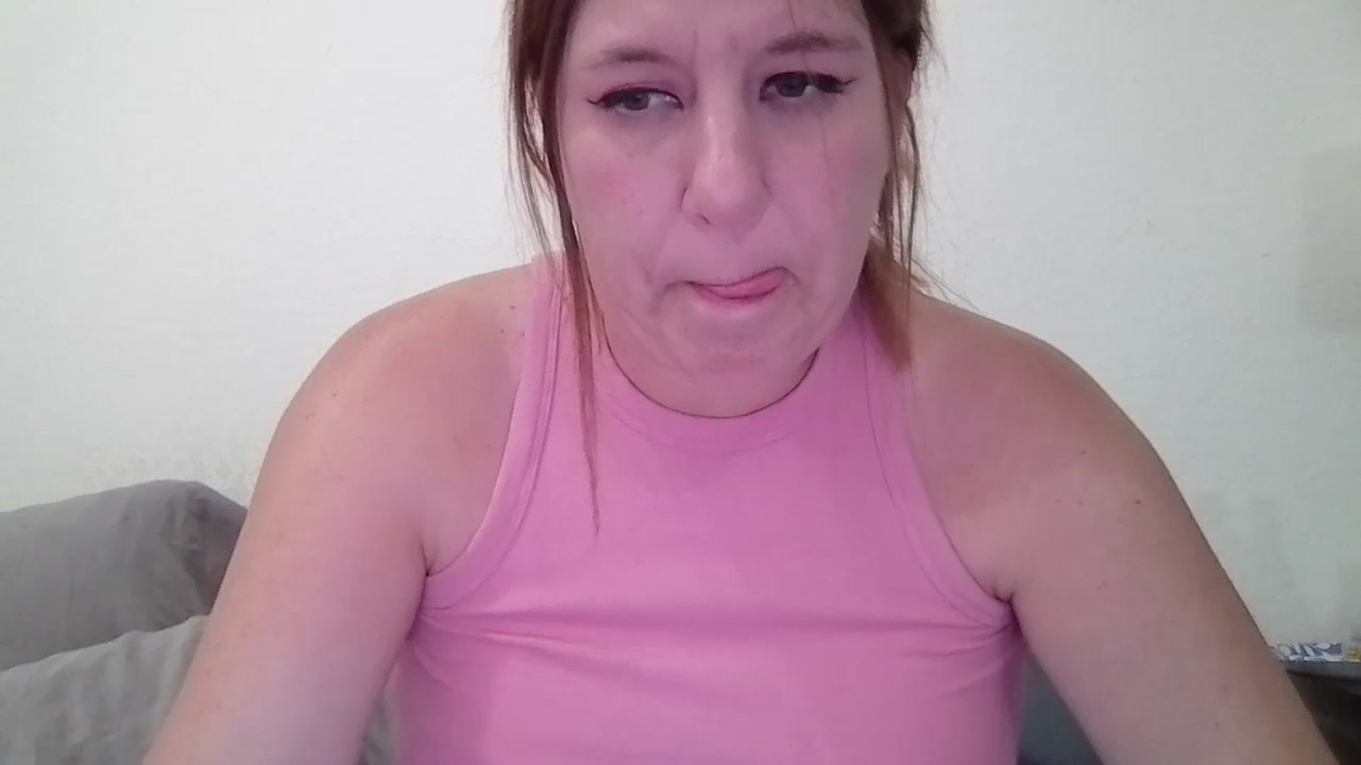 Gallery image thumbnail from Kenzie_leigh's myfreecams stream on, 06/10/2025, 19:28 image 2 of 20