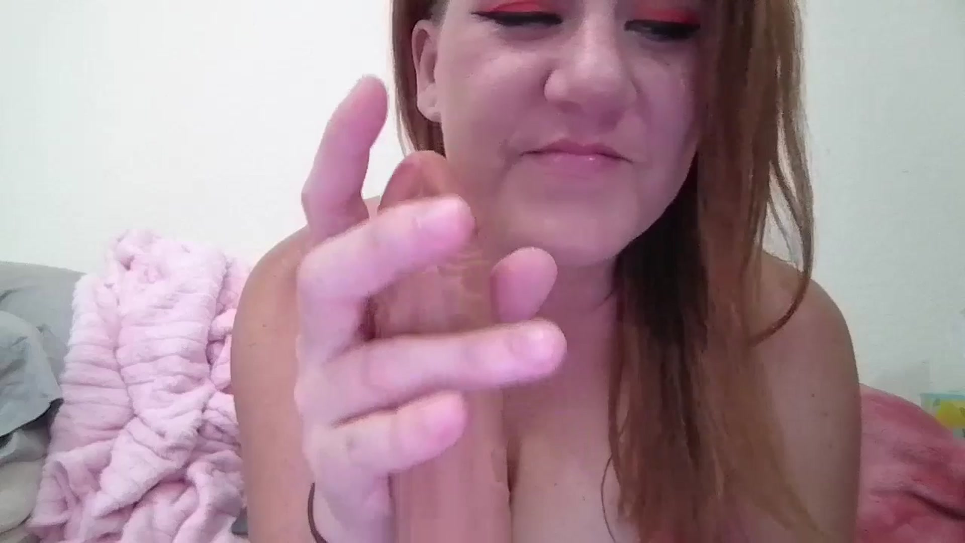 Gallery image thumbnail from Kenzie_leigh's myfreecams stream on, 06/18/2025, 18:15 image 10 of 20