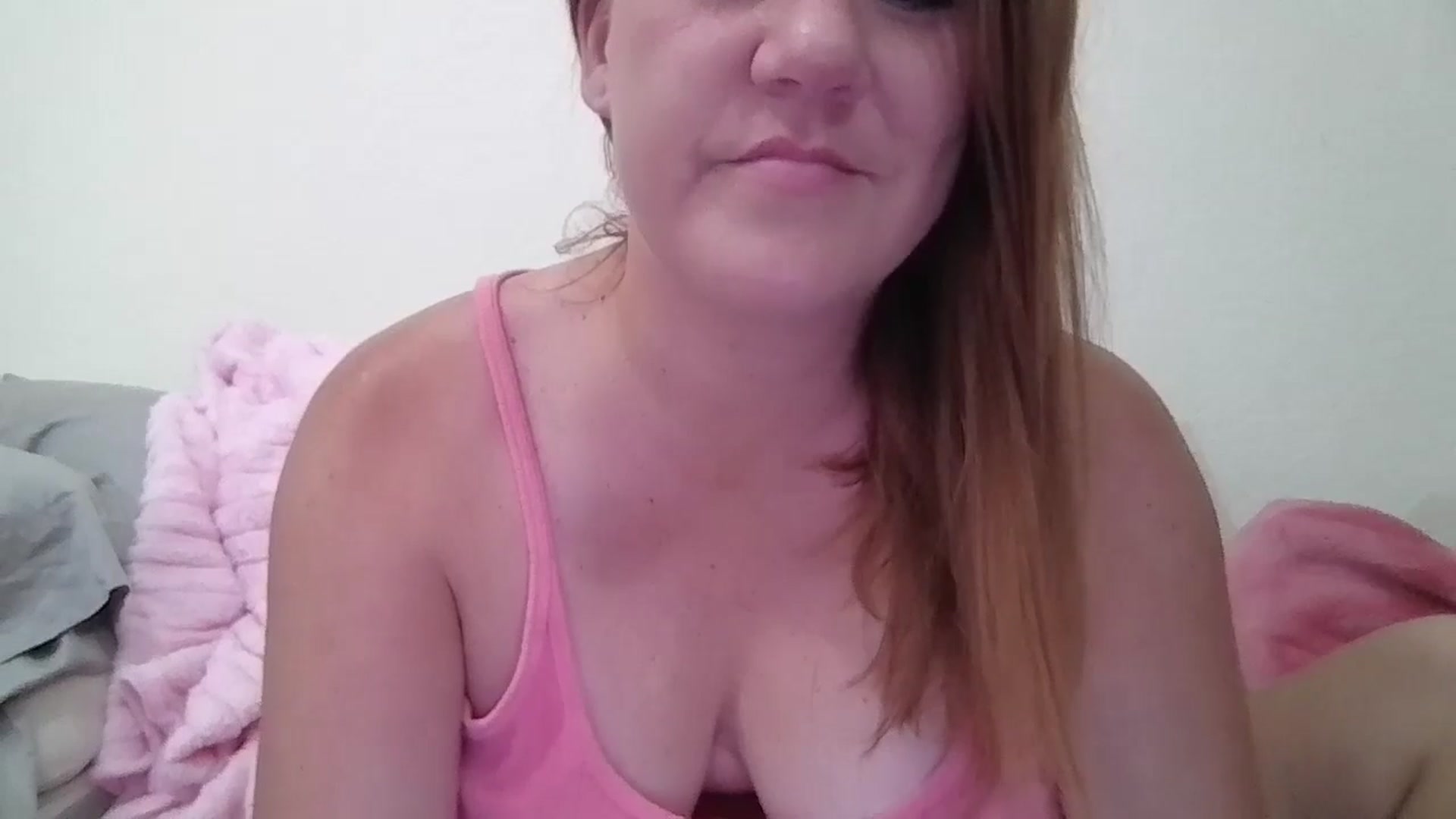 Gallery image thumbnail from Kenzie_leigh's myfreecams stream on, 06/18/2025, 18:15 image 4 of 20