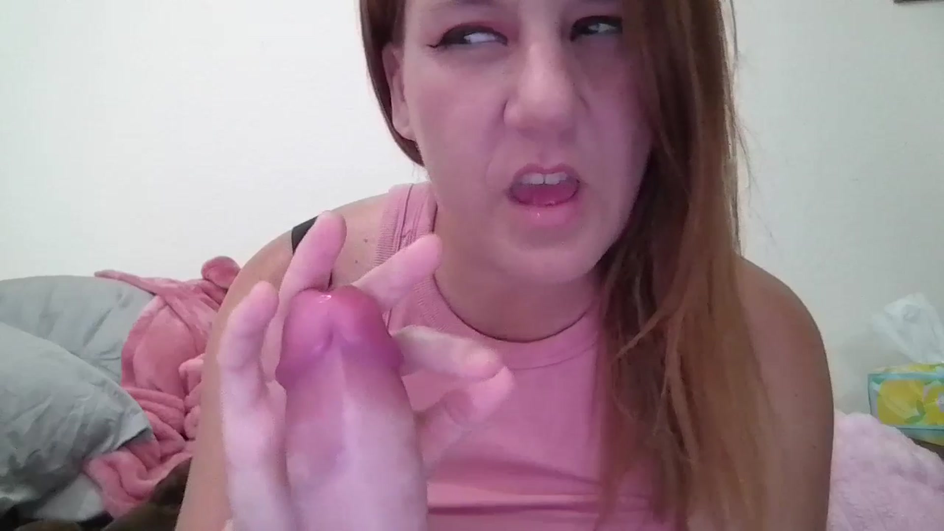 Gallery image thumbnail from Kenzie_leigh's myfreecams stream on, 06/20/2025, 18:46 image 15 of 20