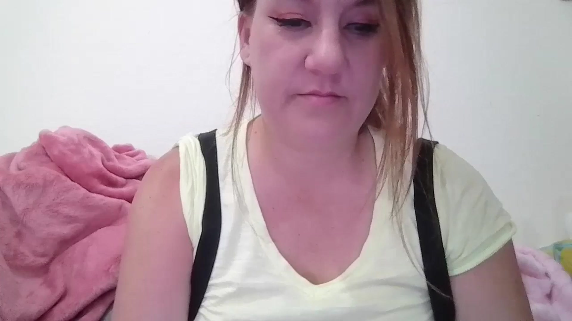 Gallery image thumbnail from Kenzie_leigh's myfreecams stream on, 06/24/2025, 17:14 image 3 of 20