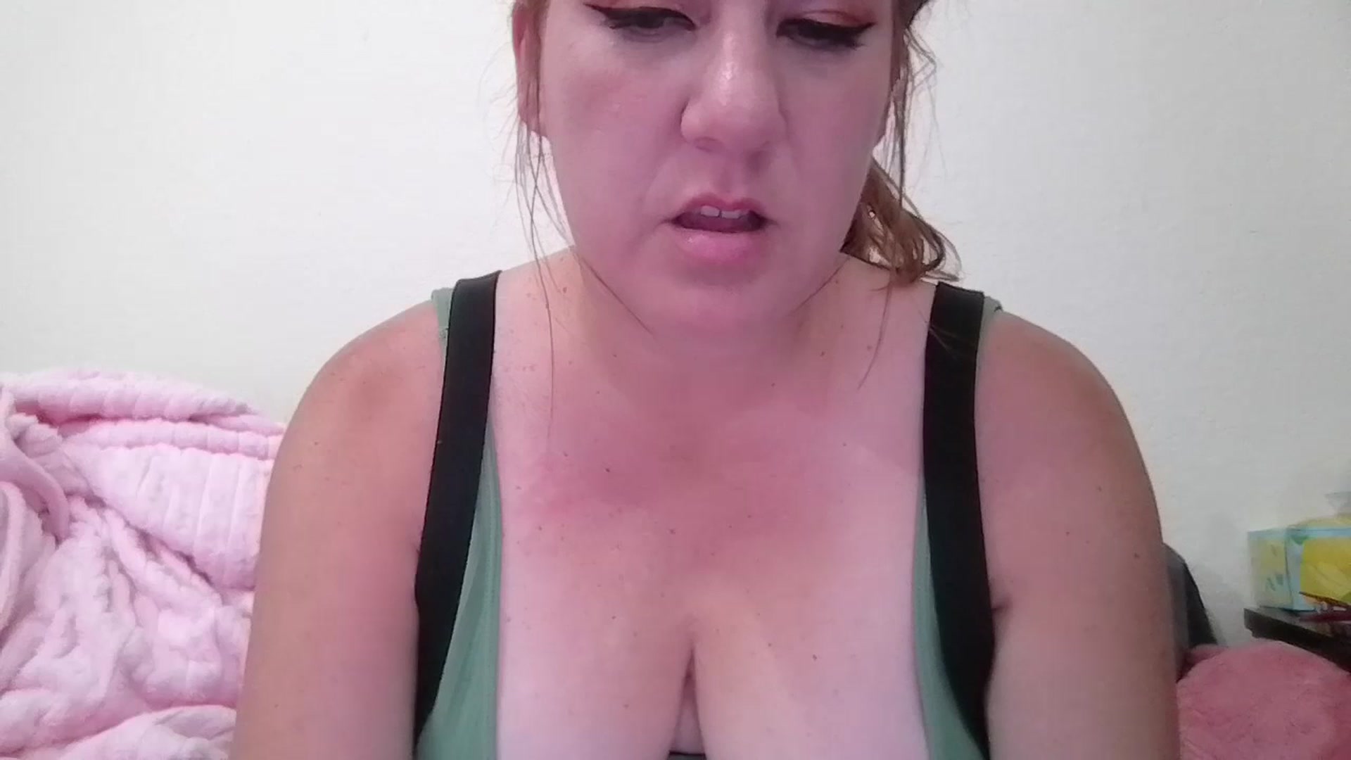 Gallery image thumbnail from Kenzie_leigh's myfreecams stream on, 06/25/2025, 19:02 image 1 of 20