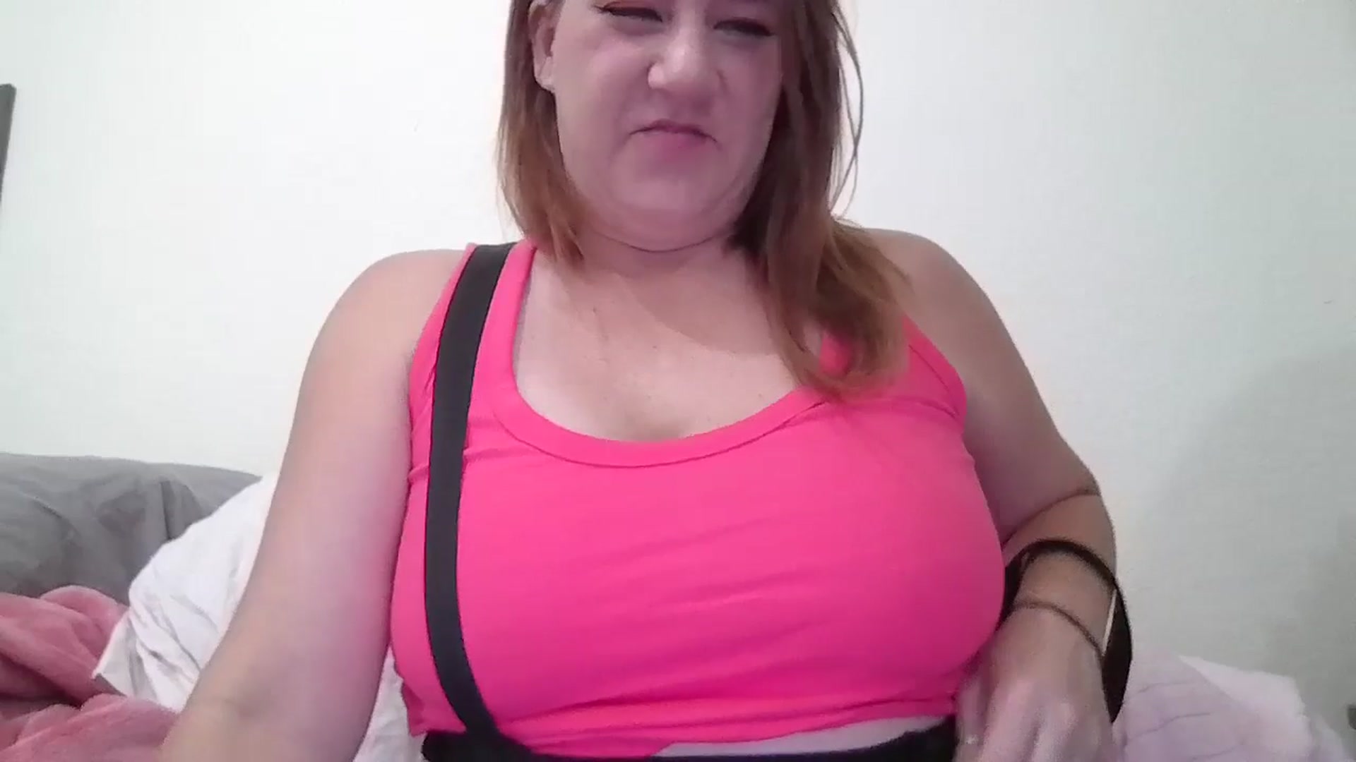 Gallery image thumbnail from Kenzie_leigh's myfreecams stream on, 06/29/2025, 16:01 image 4 of 20