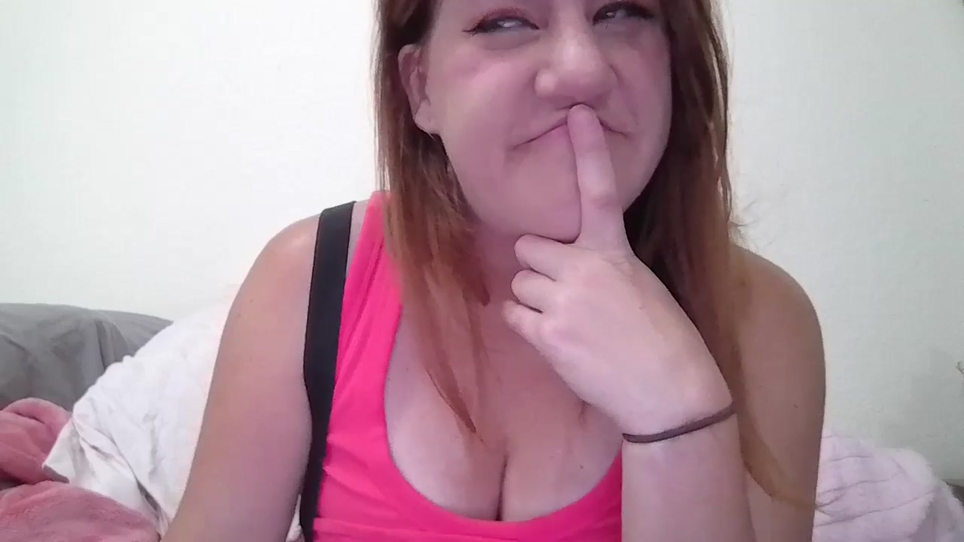 Gallery image thumbnail from Kenzie_leigh's myfreecams stream on, 06/29/2025, 16:01 image 15 of 20