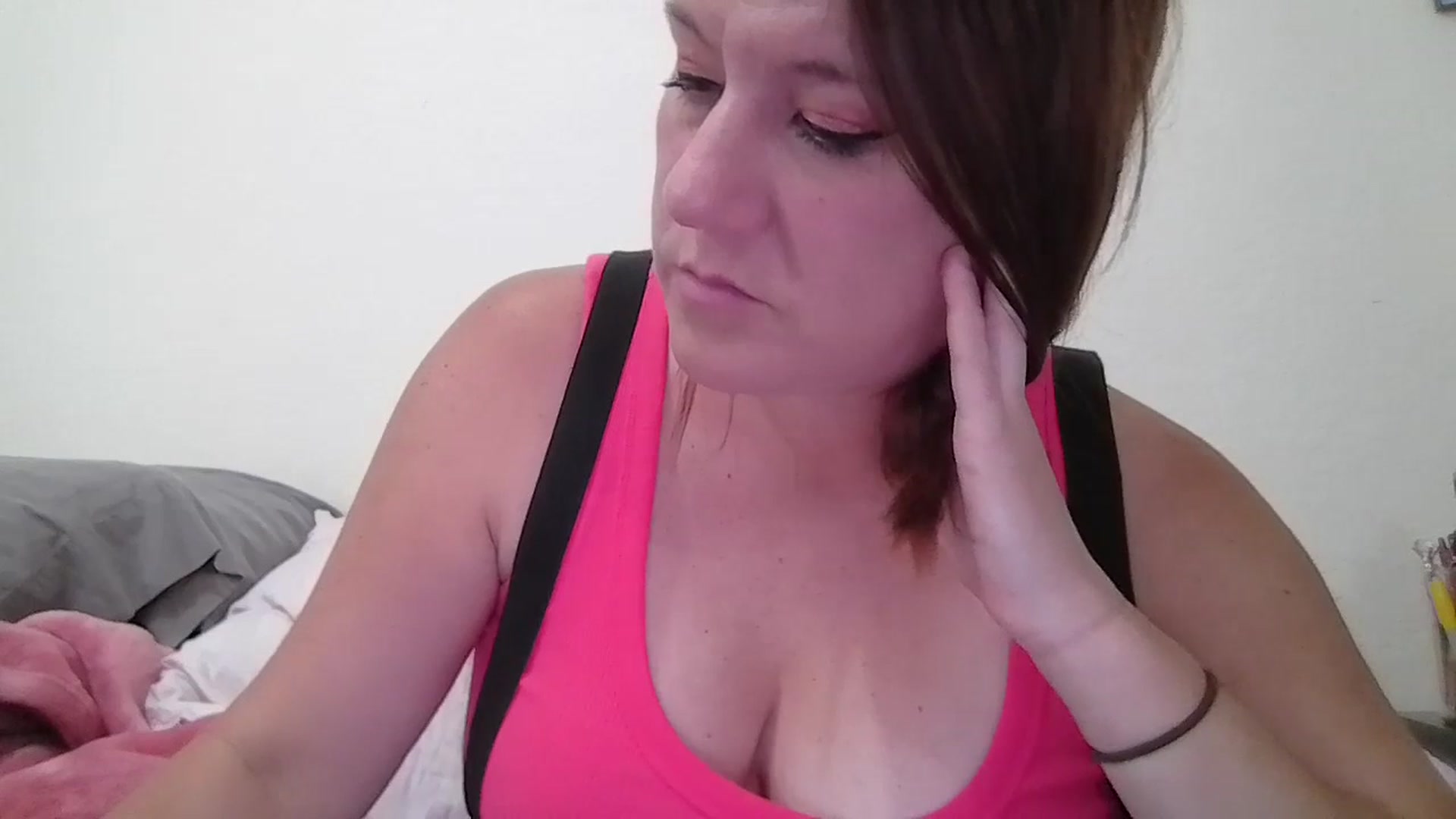 Gallery image thumbnail from Kenzie_leigh's myfreecams stream on, 06/29/2025, 17:44 image 2 of 20