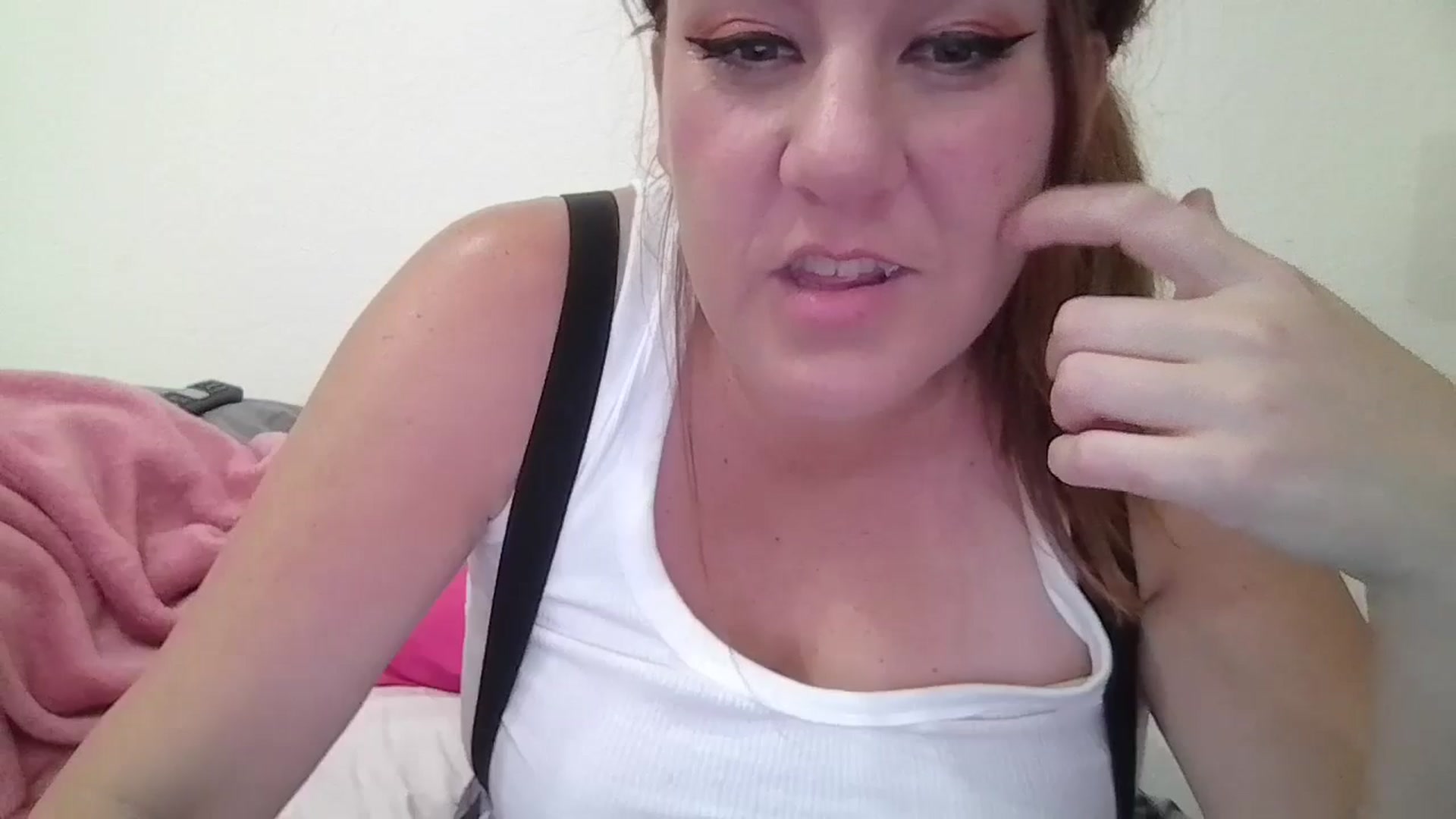 Gallery image thumbnail from Kenzie_leigh's myfreecams stream on, 07/08/2025, 17:42 image 20 of 20