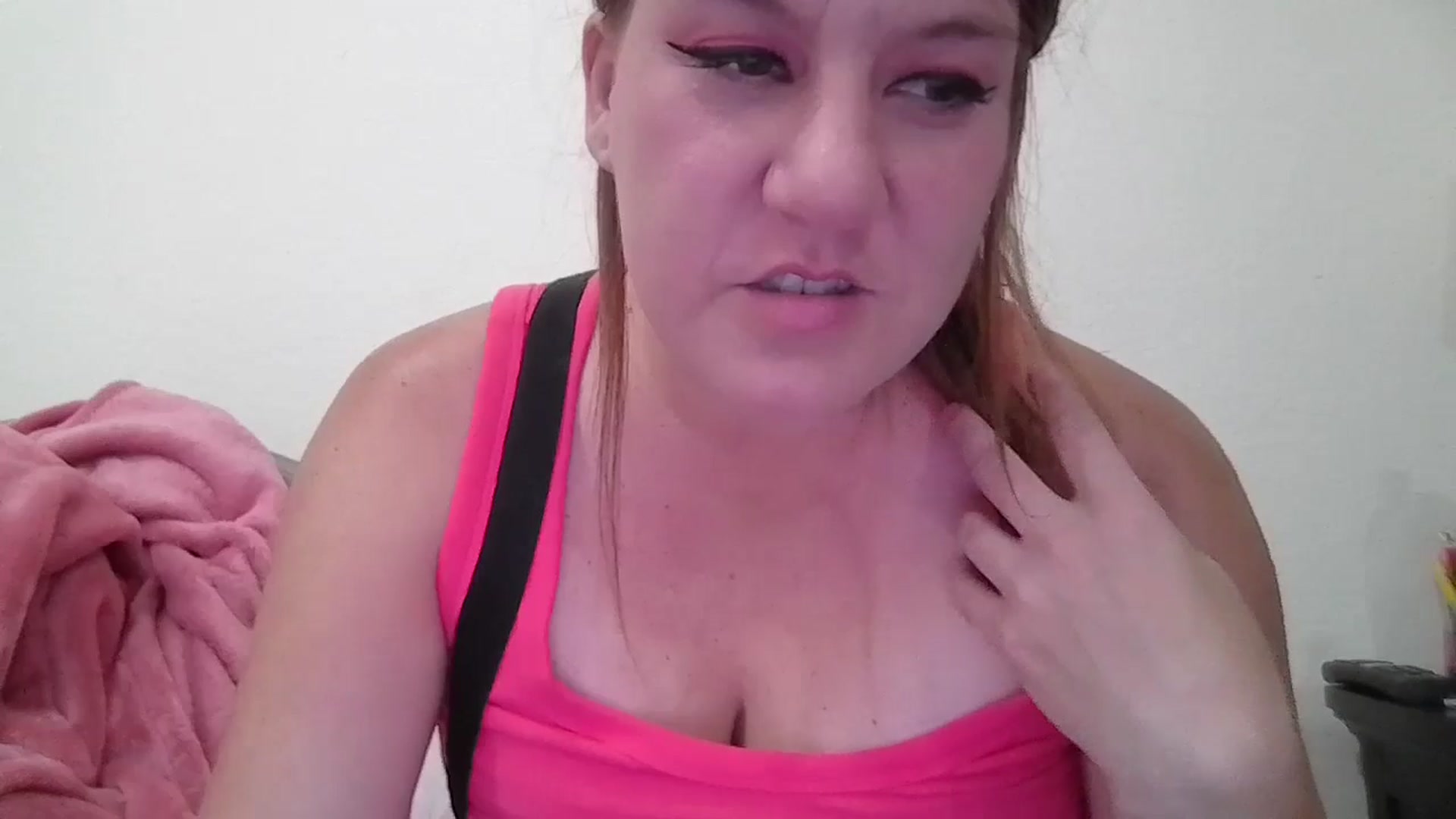 Gallery image thumbnail from Kenzie_leigh's myfreecams stream on, 07/09/2025, 18:10 image 9 of 20