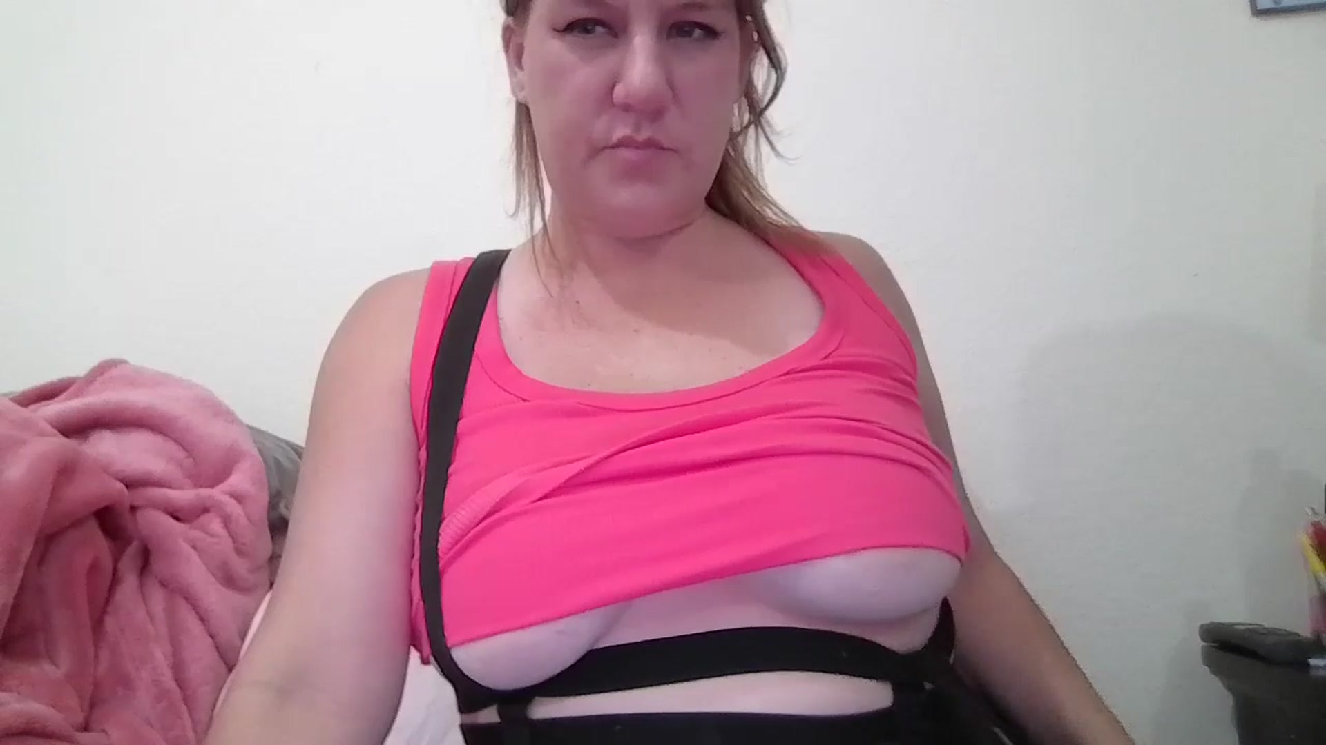 Gallery image thumbnail from Kenzie_leigh's myfreecams stream on, 07/09/2025, 18:10 image 3 of 20