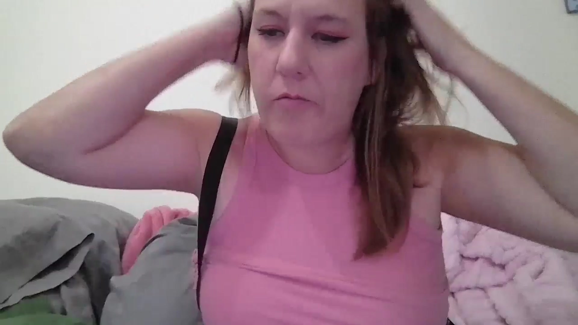 Gallery image thumbnail from Kenzie_leigh's myfreecams stream on, 07/13/2025, 18:02 image 13 of 20