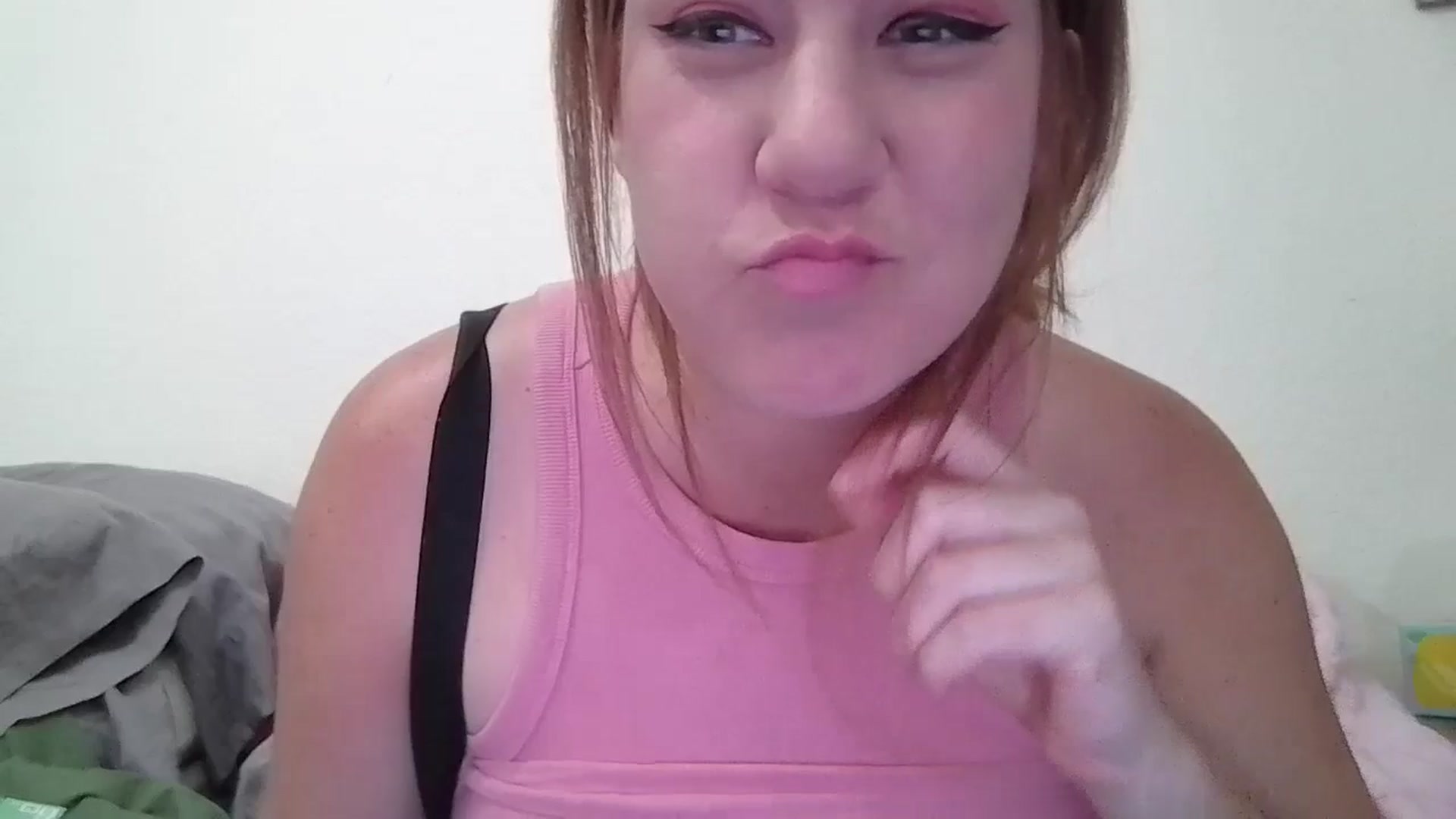 Gallery image thumbnail from Kenzie_leigh's myfreecams stream on, 07/13/2025, 18:02 image 9 of 20
