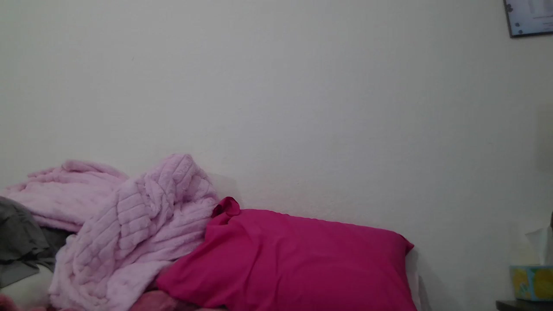 Gallery image thumbnail from Kenzie_leigh's myfreecams stream on, 07/14/2025, 17:45 image 5 of 20