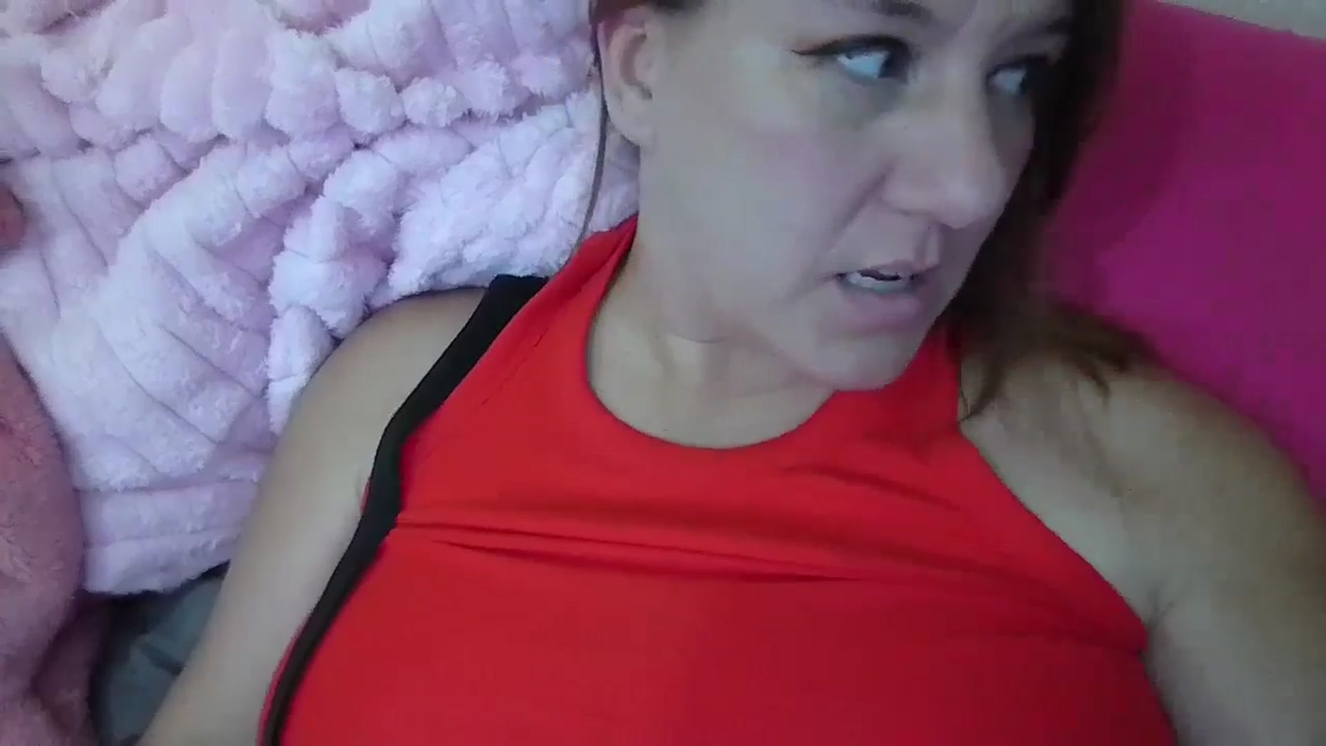 Gallery image thumbnail from Kenzie_leigh's myfreecams stream on, 07/14/2025, 18:25 image 14 of 20