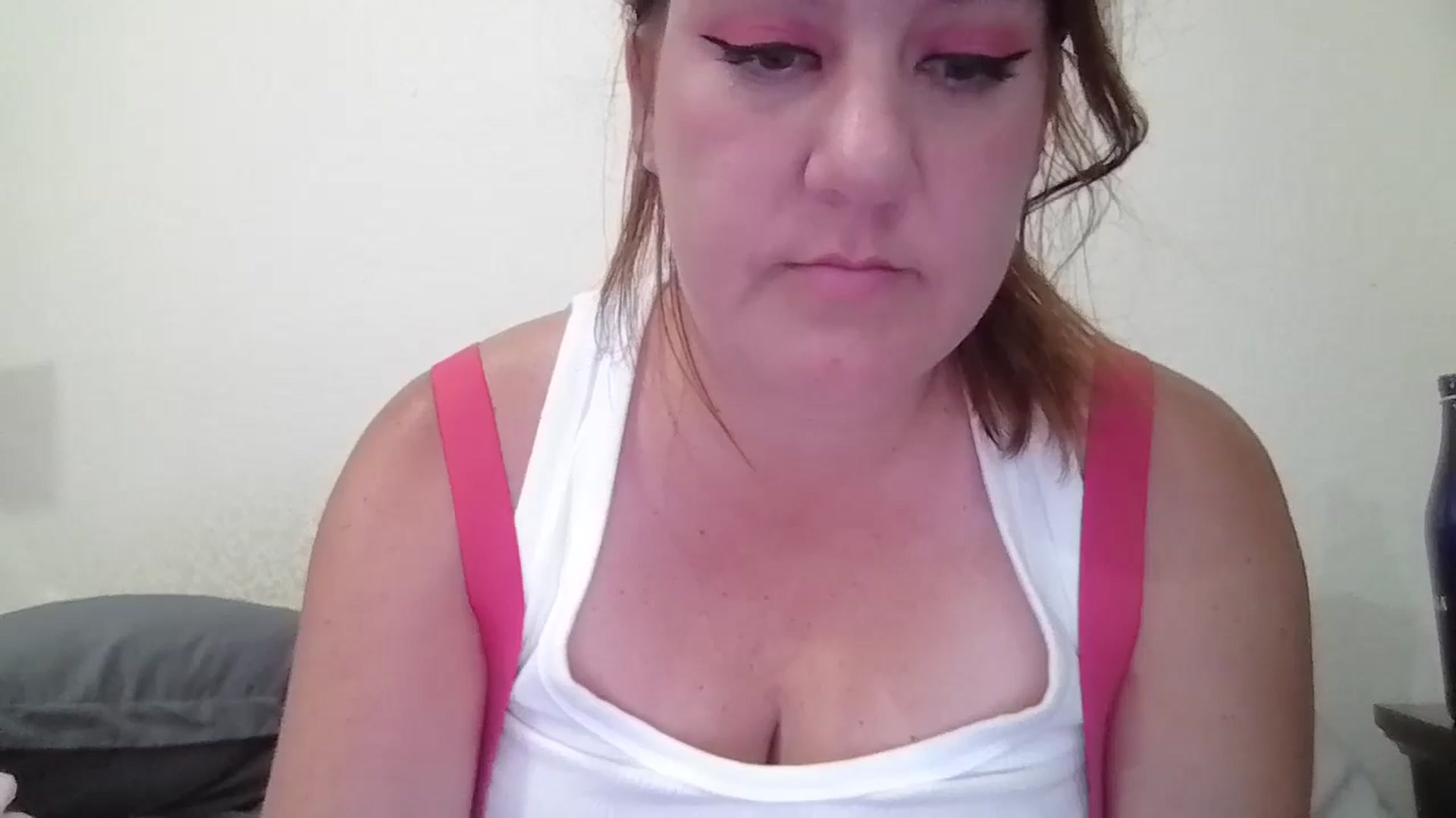Gallery image thumbnail from Kenzie_leigh's myfreecams stream on, 07/21/2025, 19:10 image 6 of 20